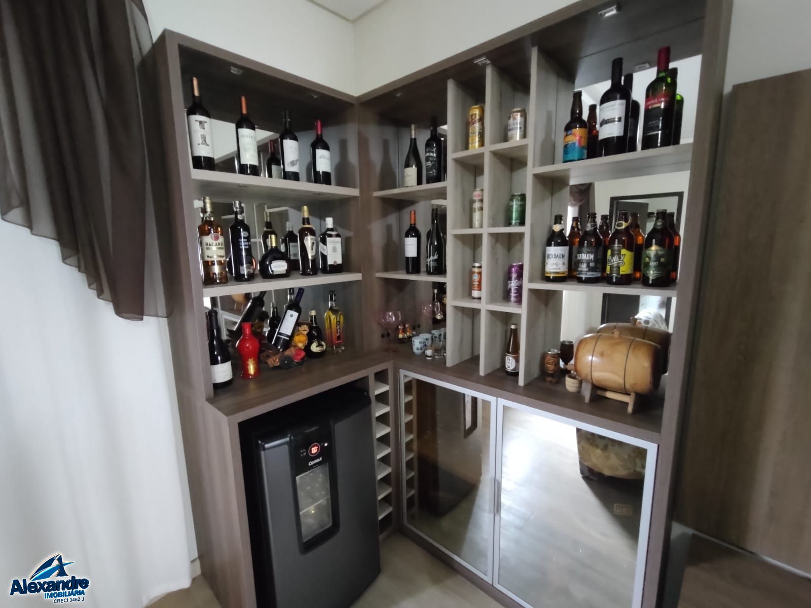 Casa à venda com 3 quartos, 220m² - Foto 4