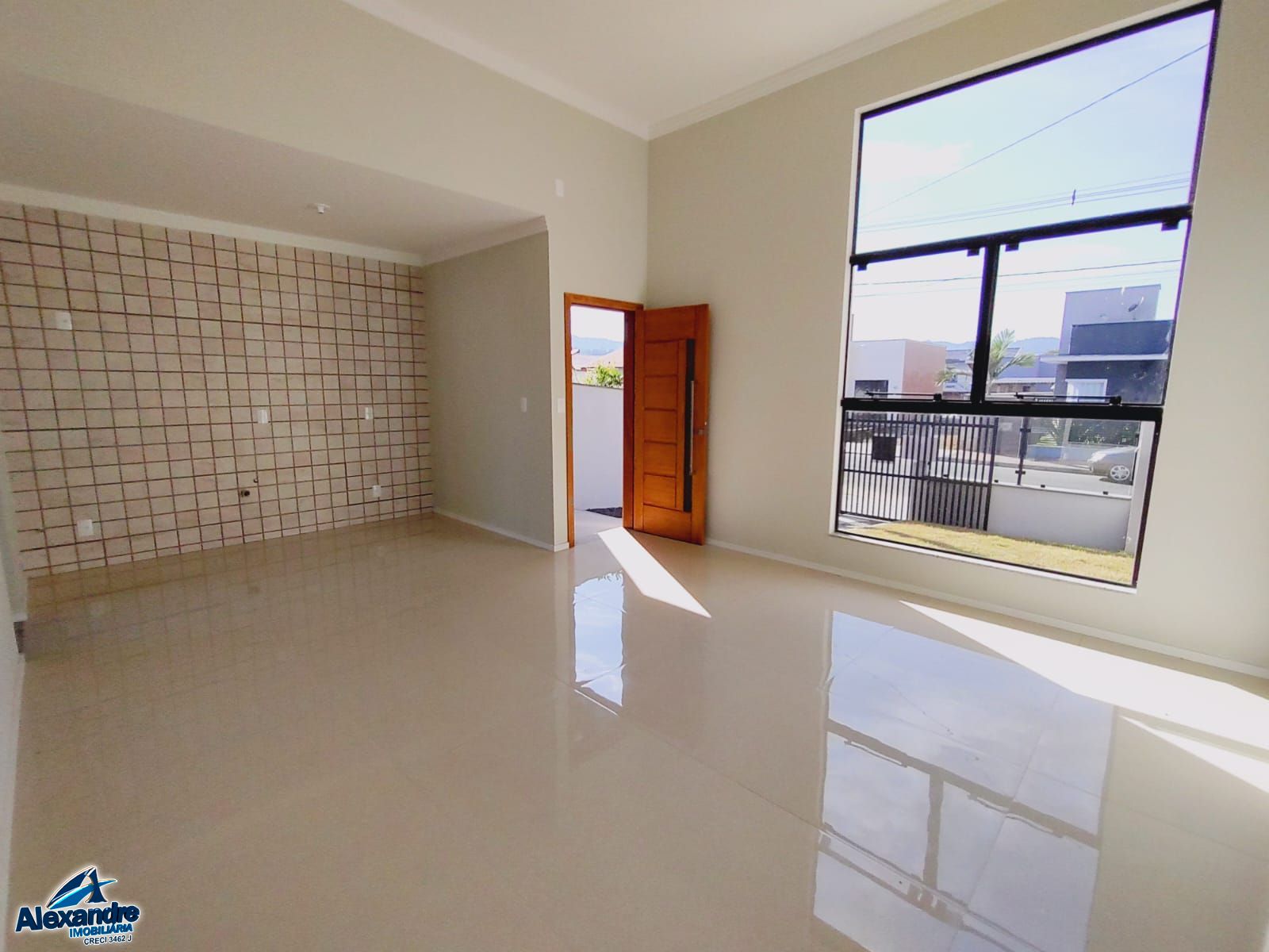 Casa à venda com 3 quartos, 78m² - Foto 1