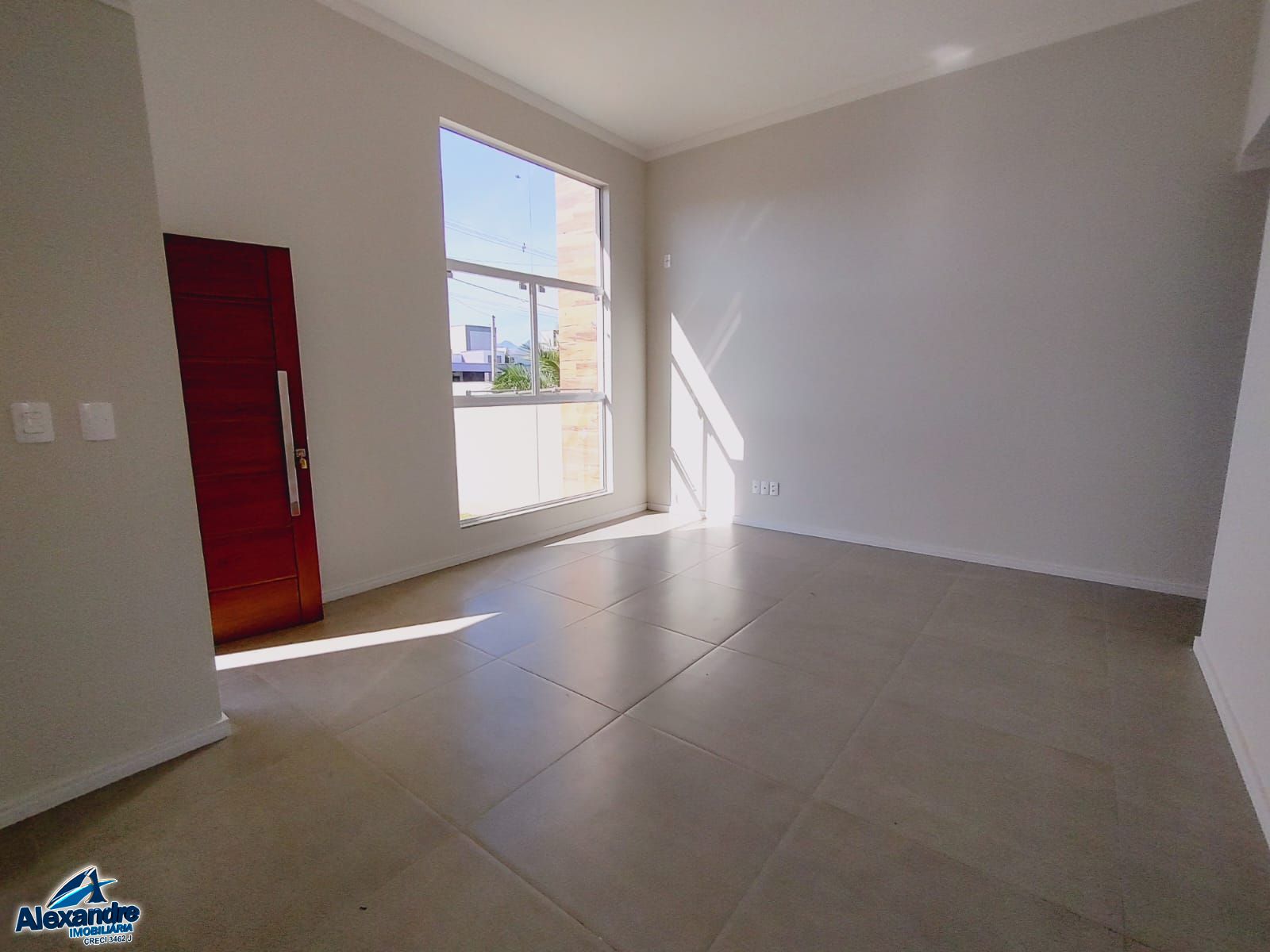 Casa à venda com 3 quartos, 78m² - Foto 2