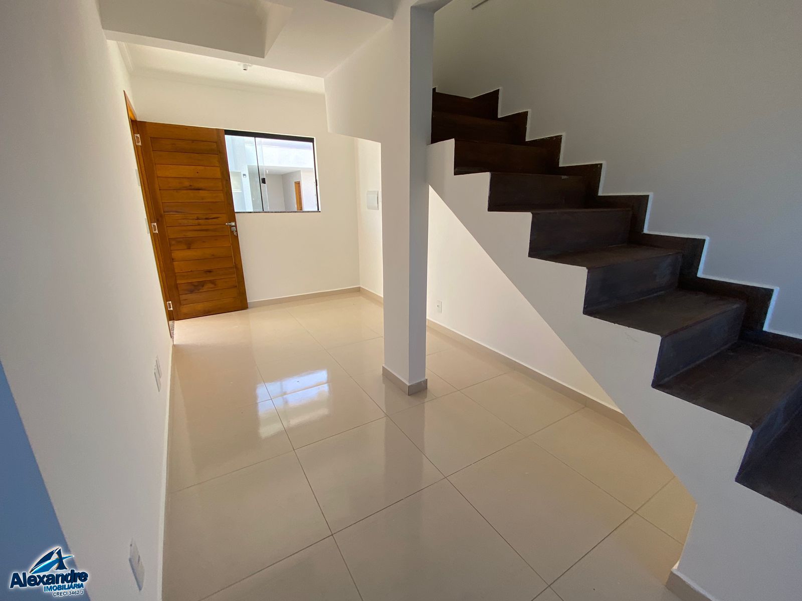 Casa à venda com 3 quartos, 87m² - Foto 2