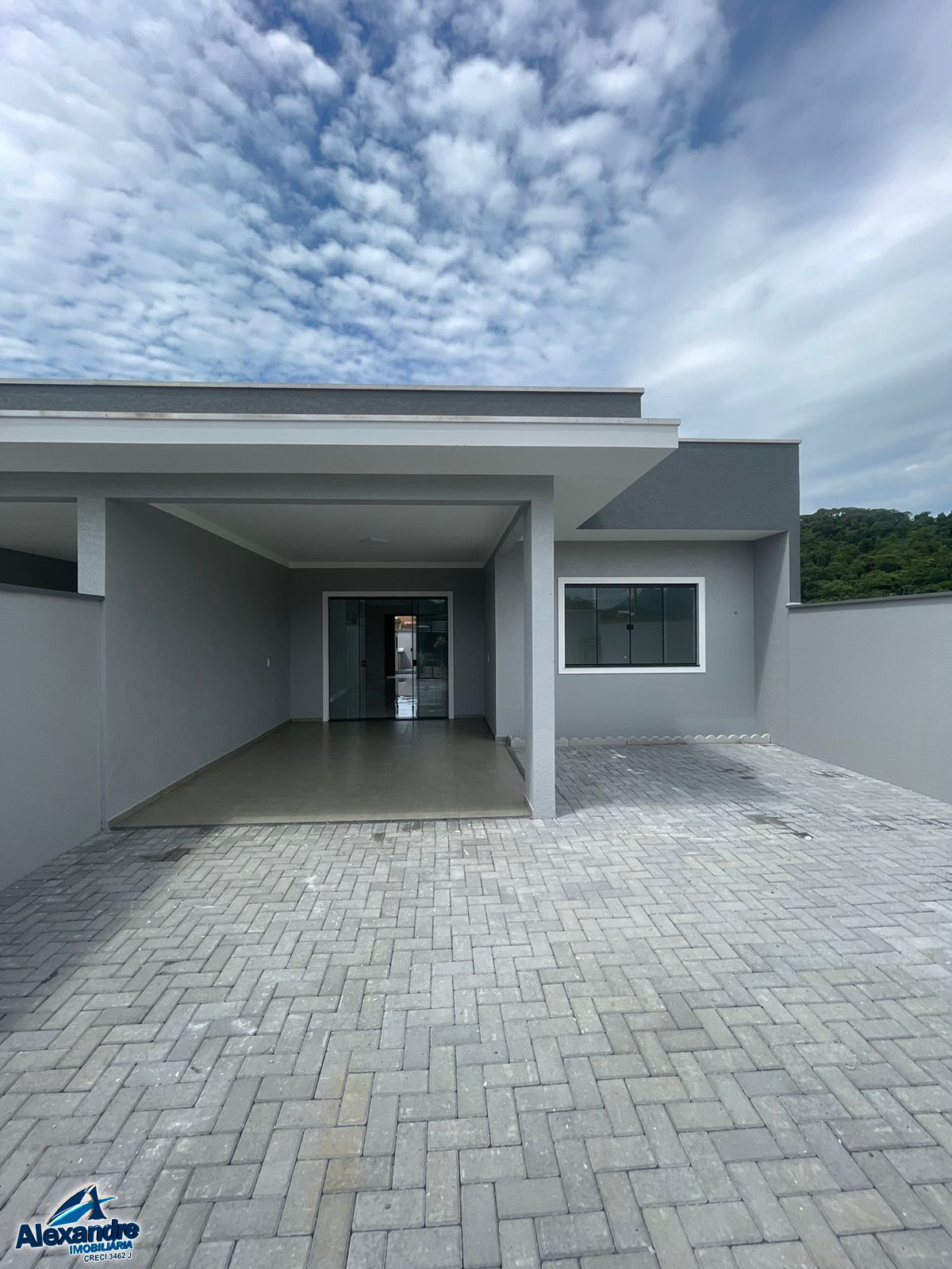 Casa à venda com 3 quartos, 115m² - Foto 1