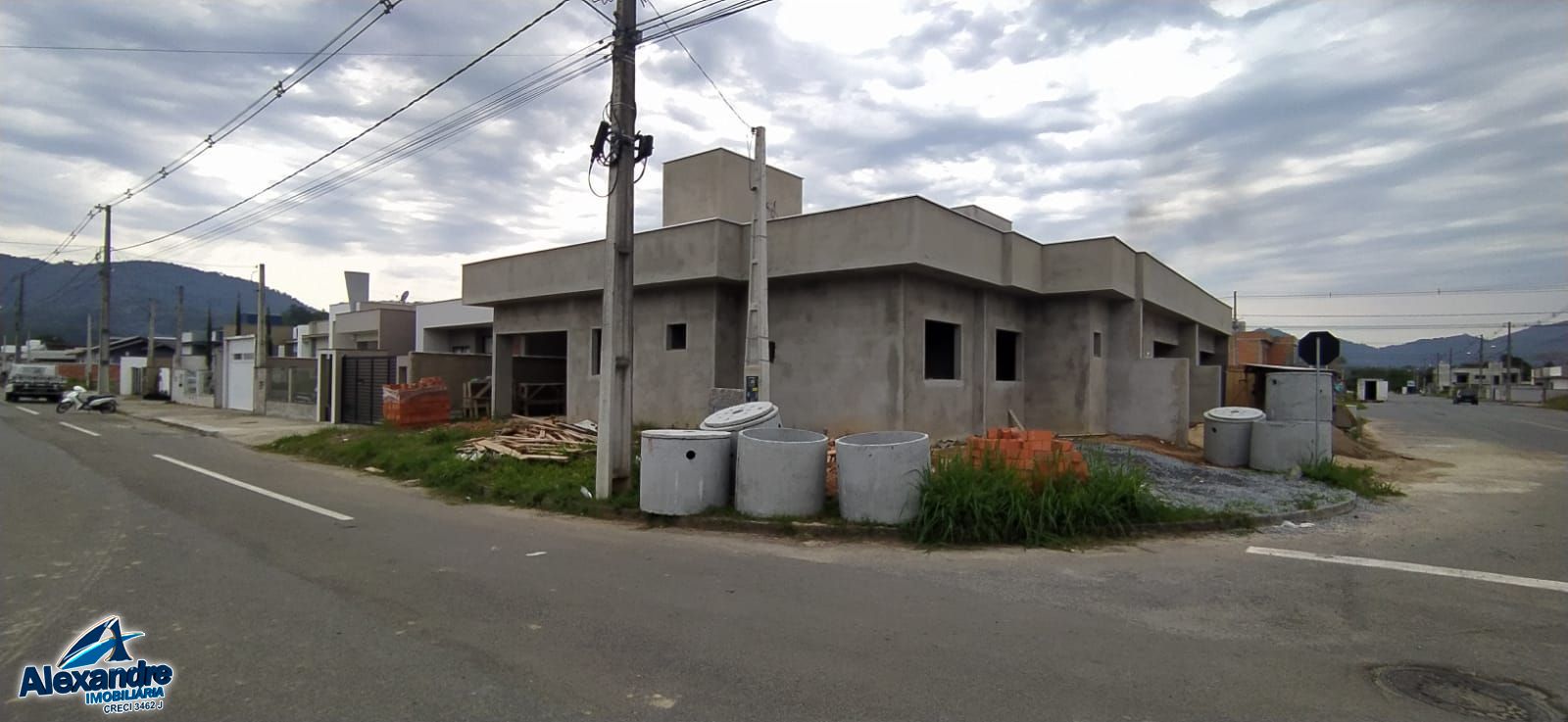 Casa à venda com 2 quartos, 104m² - Foto 2