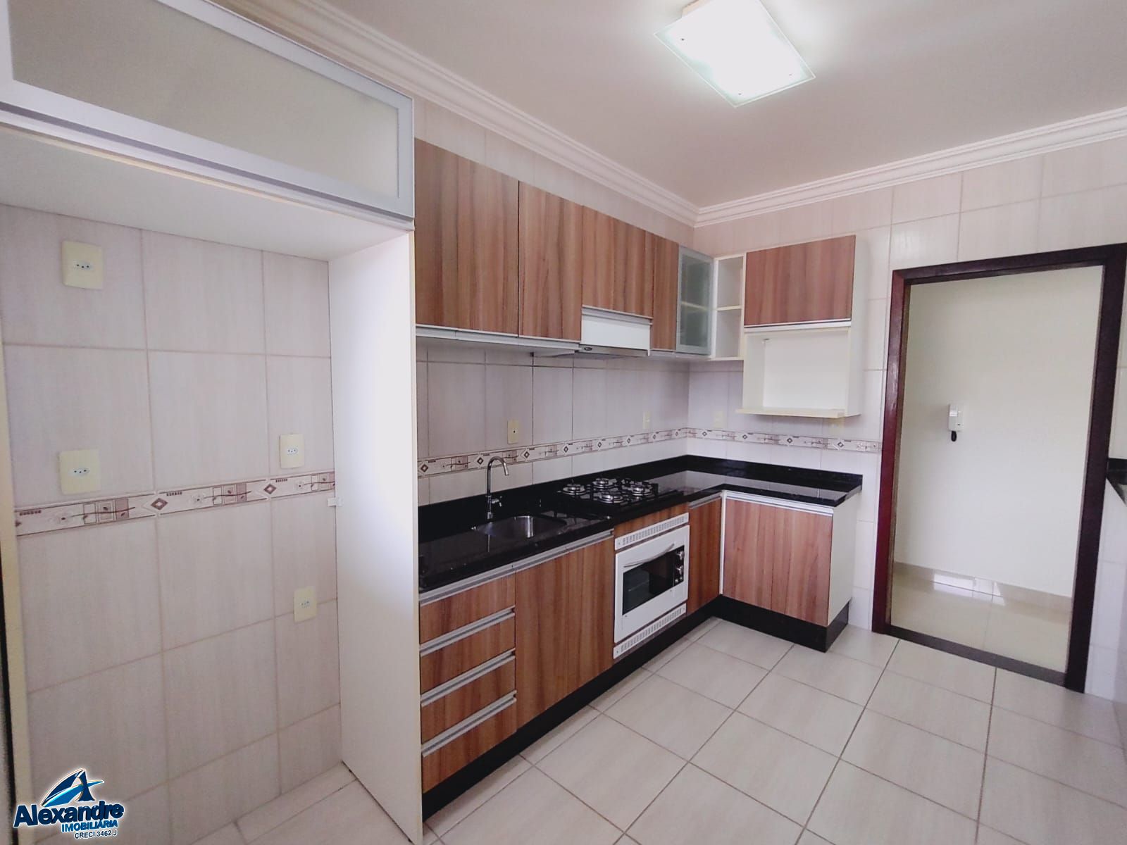 Apartamento à venda com 2 quartos, 89m² - Foto 2