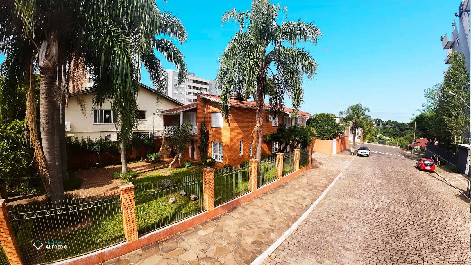 Casa à venda no Centro, Dois Irmãos/RS · 3 dorm. · 3 suítes