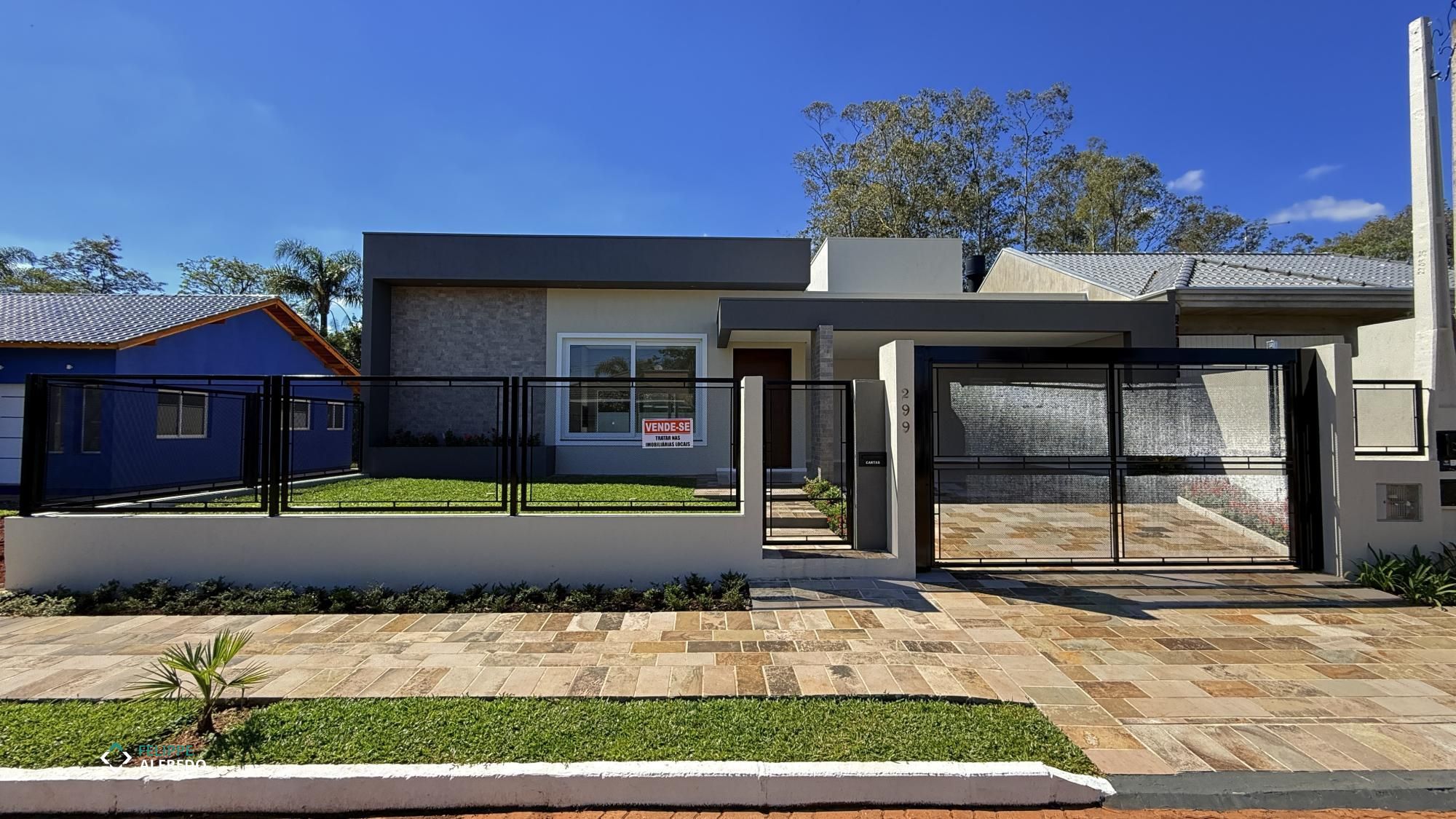 Casa à venda no Industrial, Dois Irmãos/RS · 3 dorm.