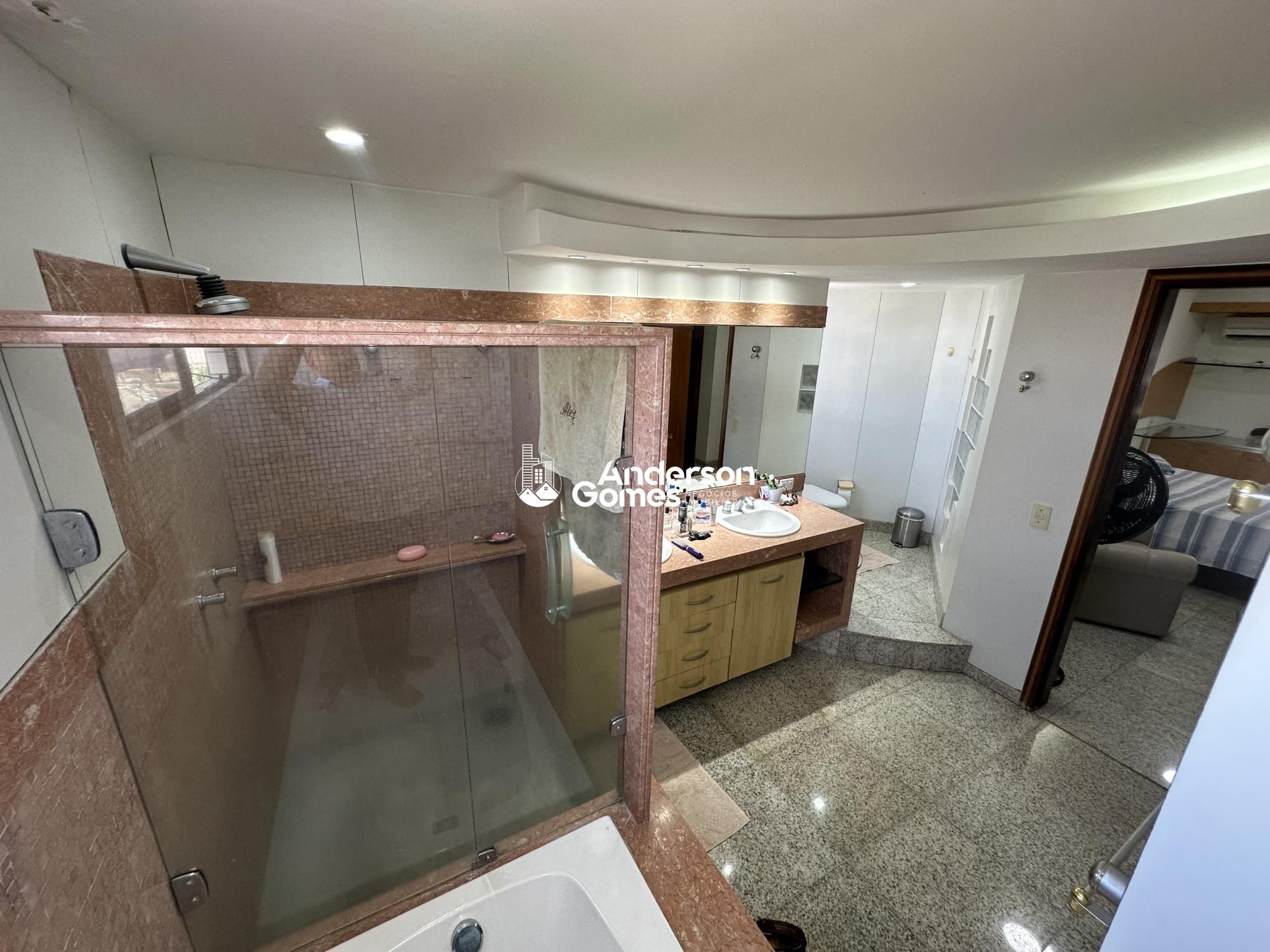 Apartamento à venda com 4 quartos, 243m² - Foto 11