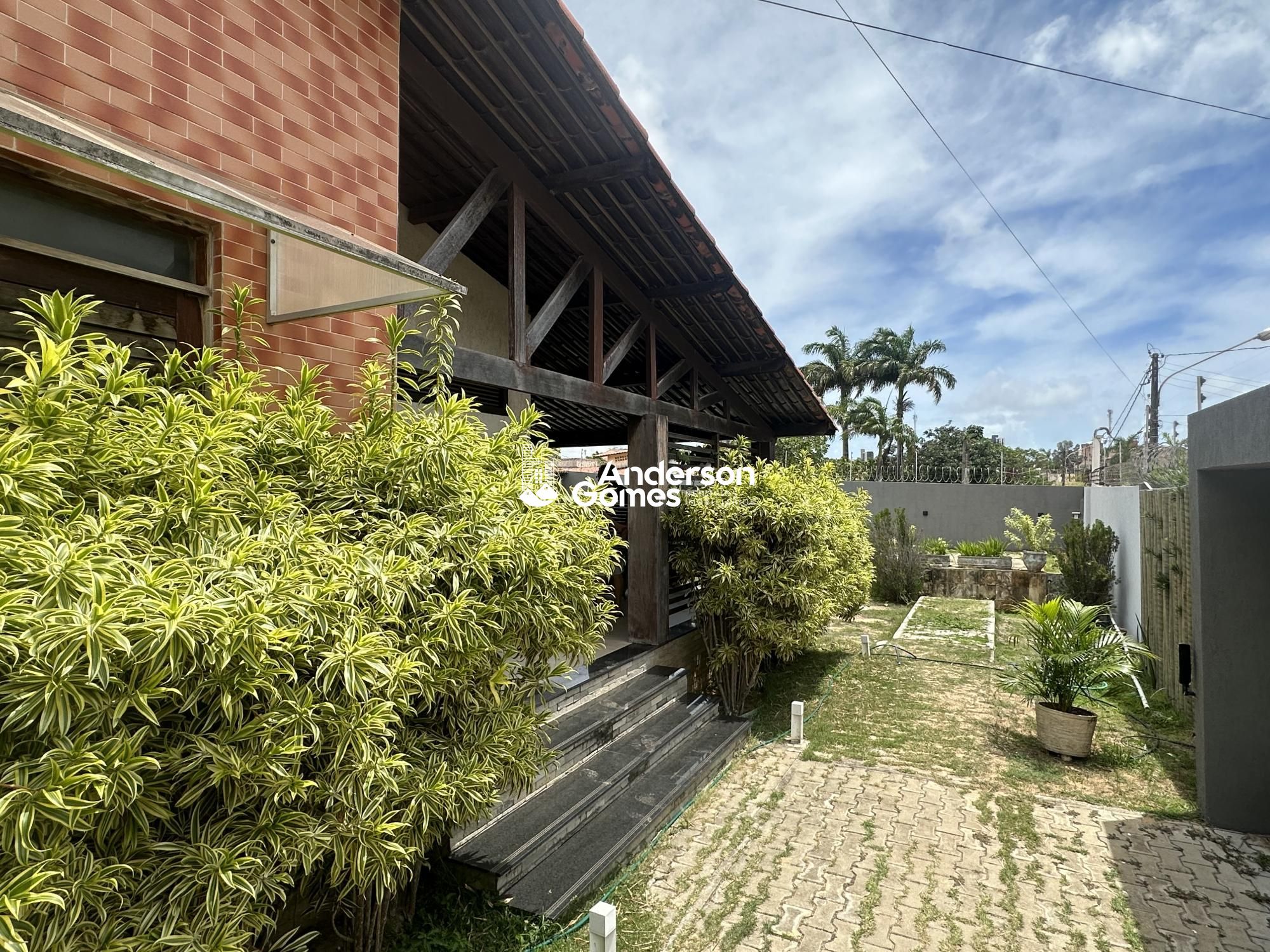 Casa à venda com 4 quartos, 360m² - Foto 3