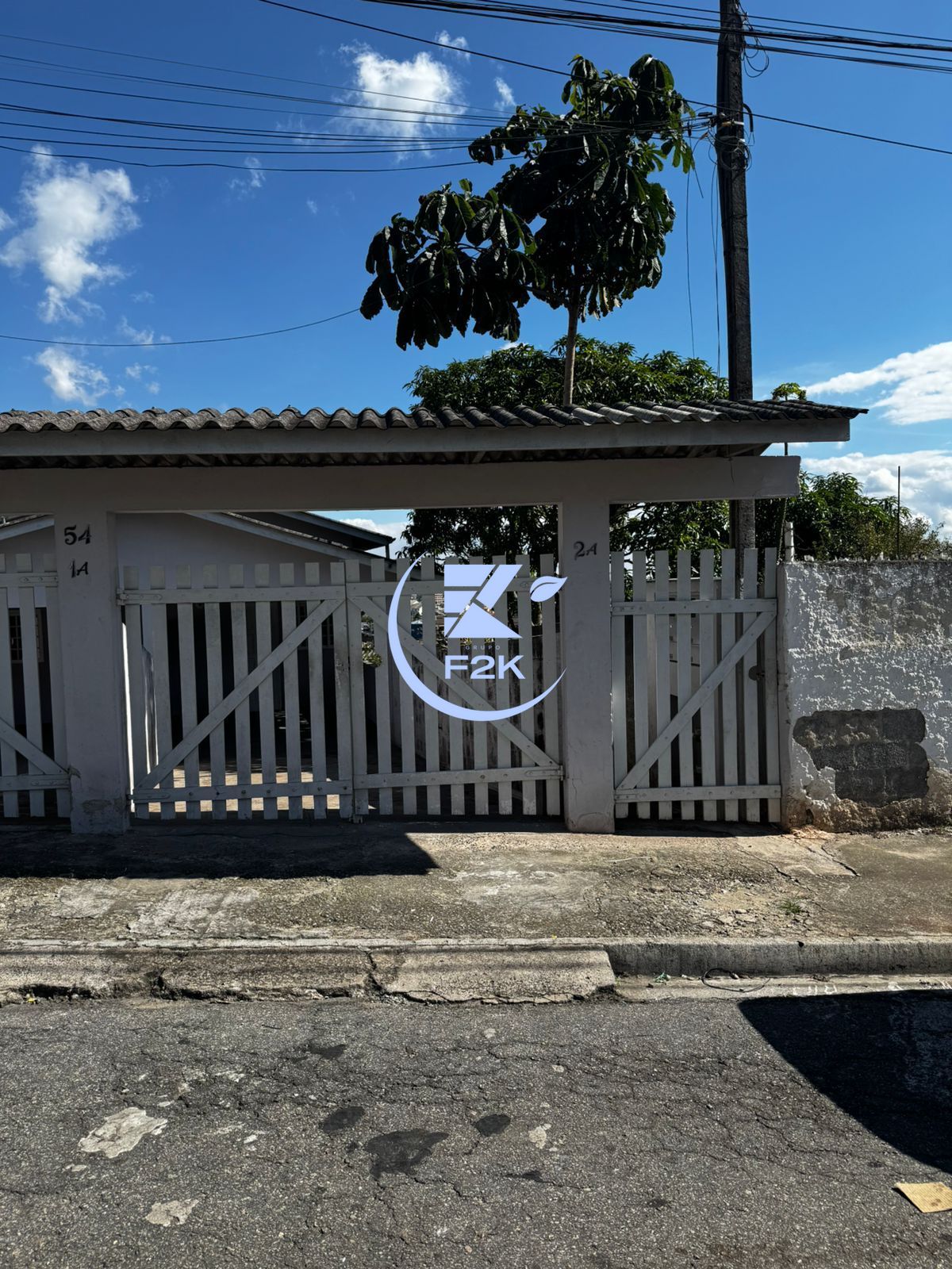 Casa, 6 quartos, 250 m² - Foto 1