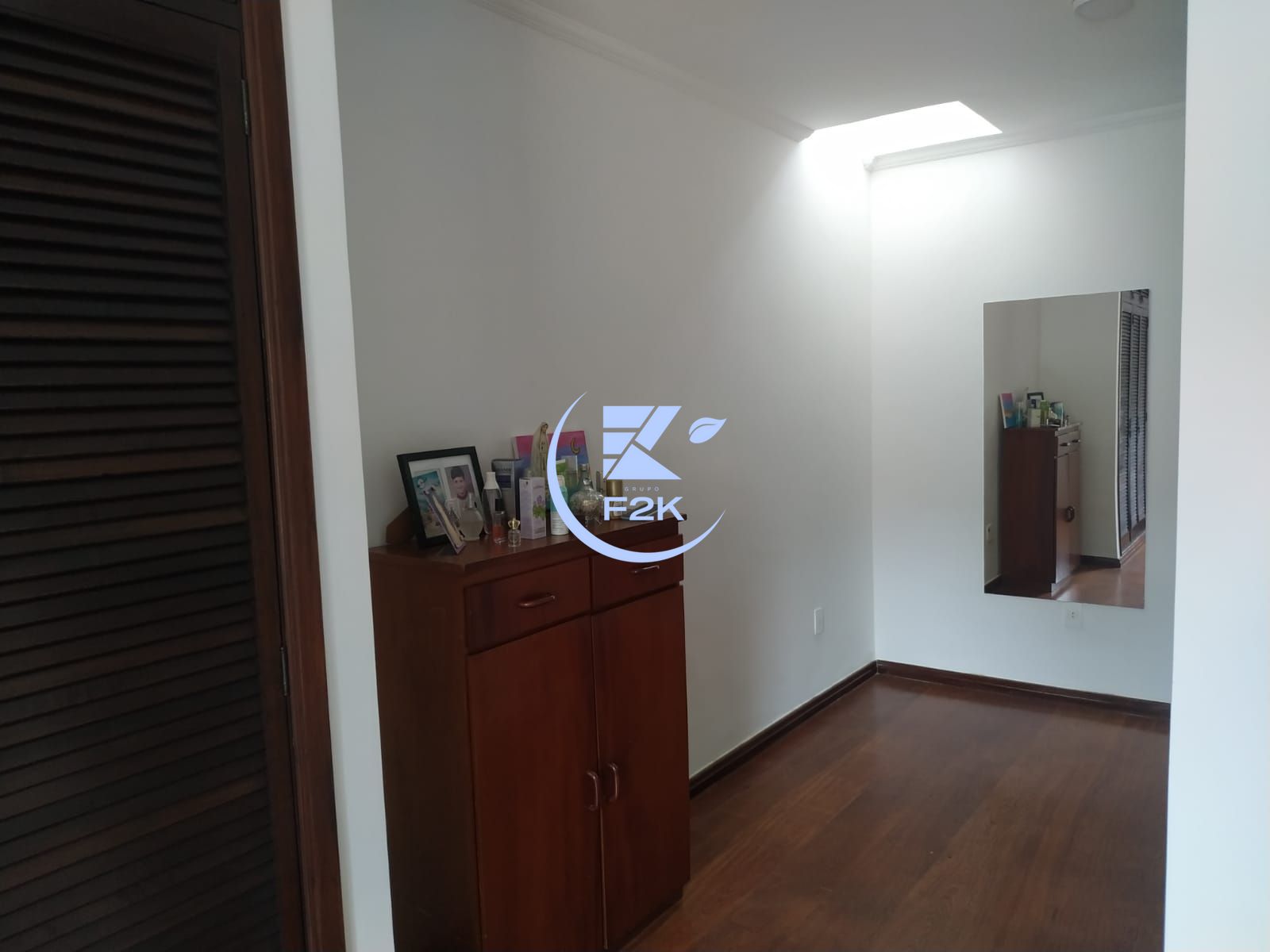 Casa à venda com 4 quartos, 232m² - Foto 4