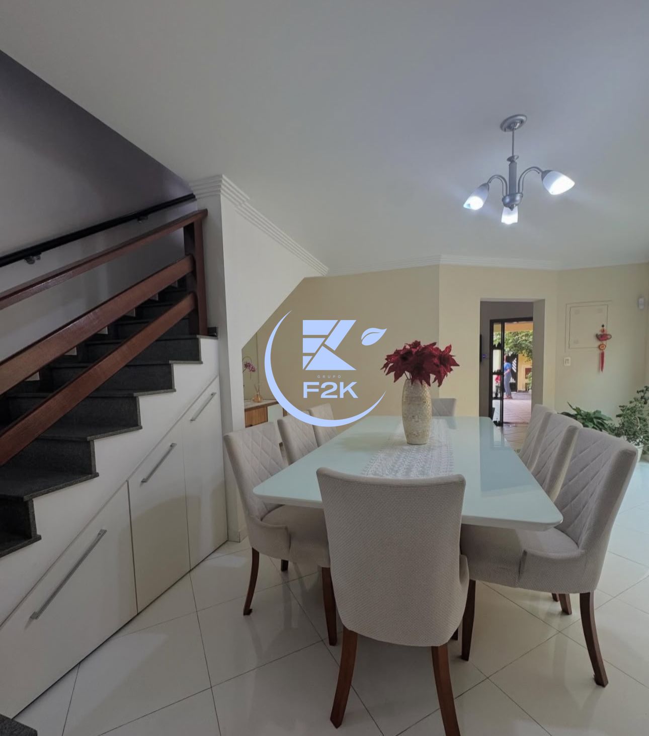 Sobrado, 4 quartos, 303 m² - Foto 1