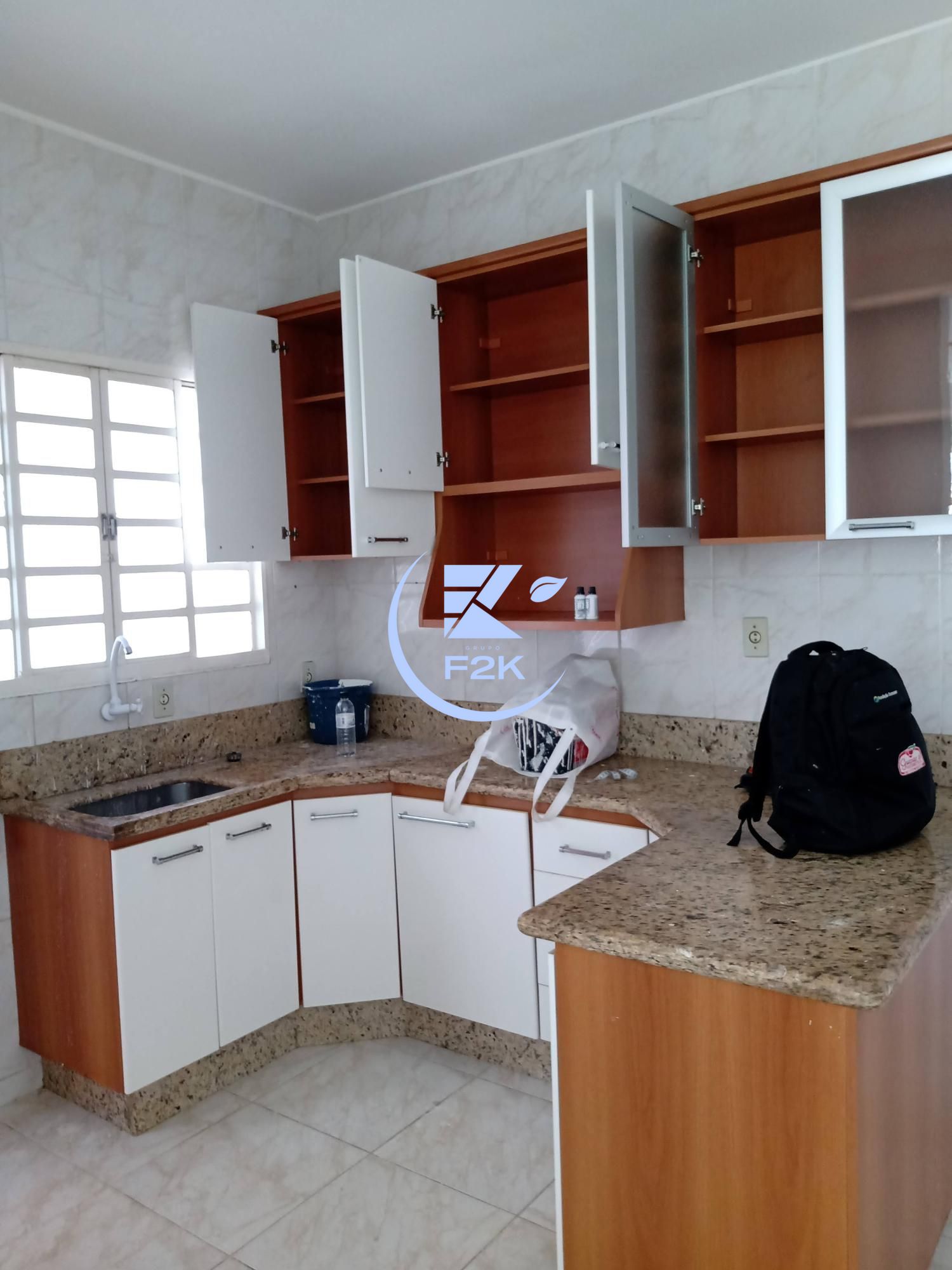 Casa à venda com 3 quartos, 110m² - Foto 8