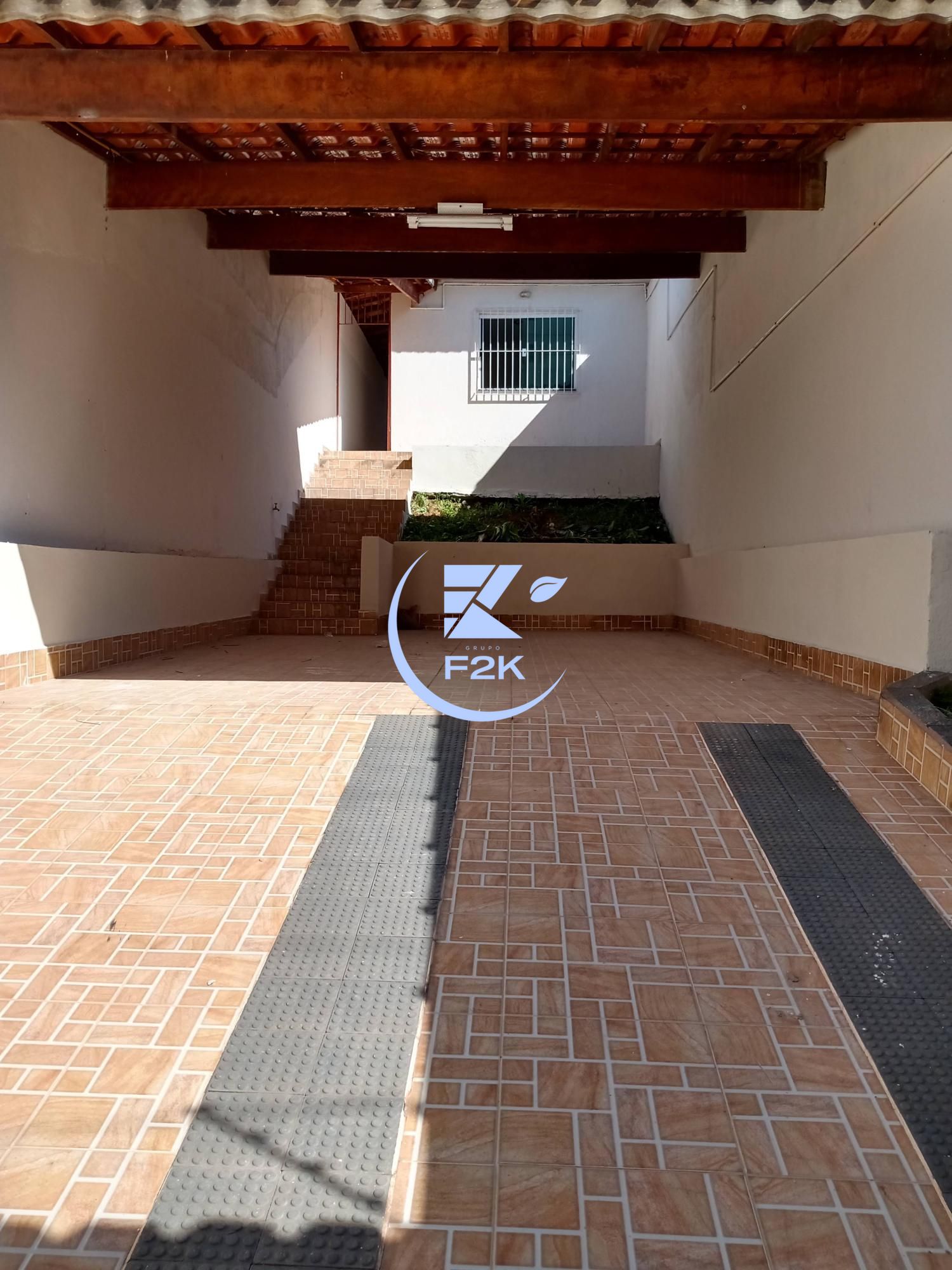 Casa à venda com 3 quartos, 110m² - Foto 1