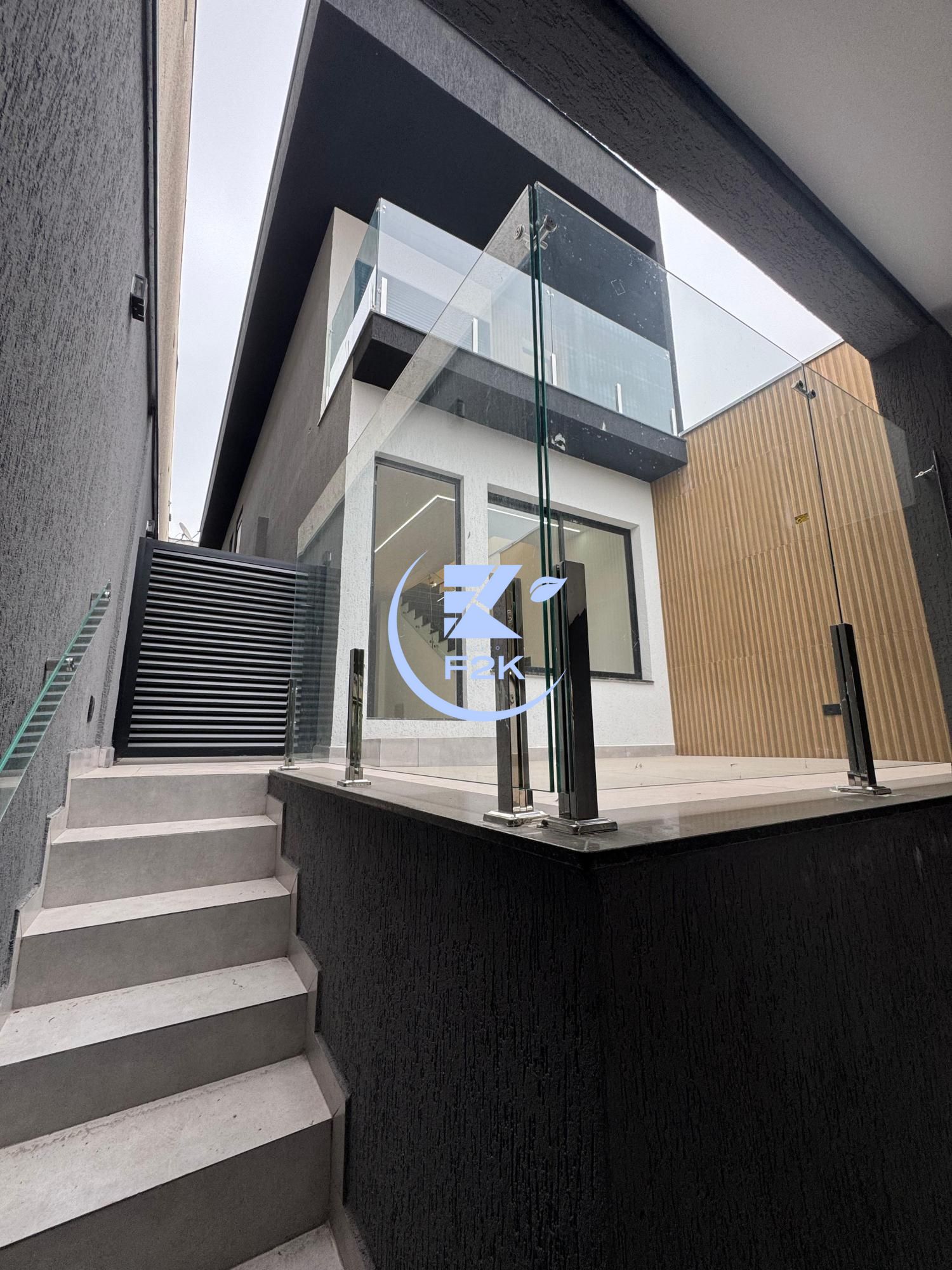 Sobrado à venda com 3 quartos, 76m² - Foto 1