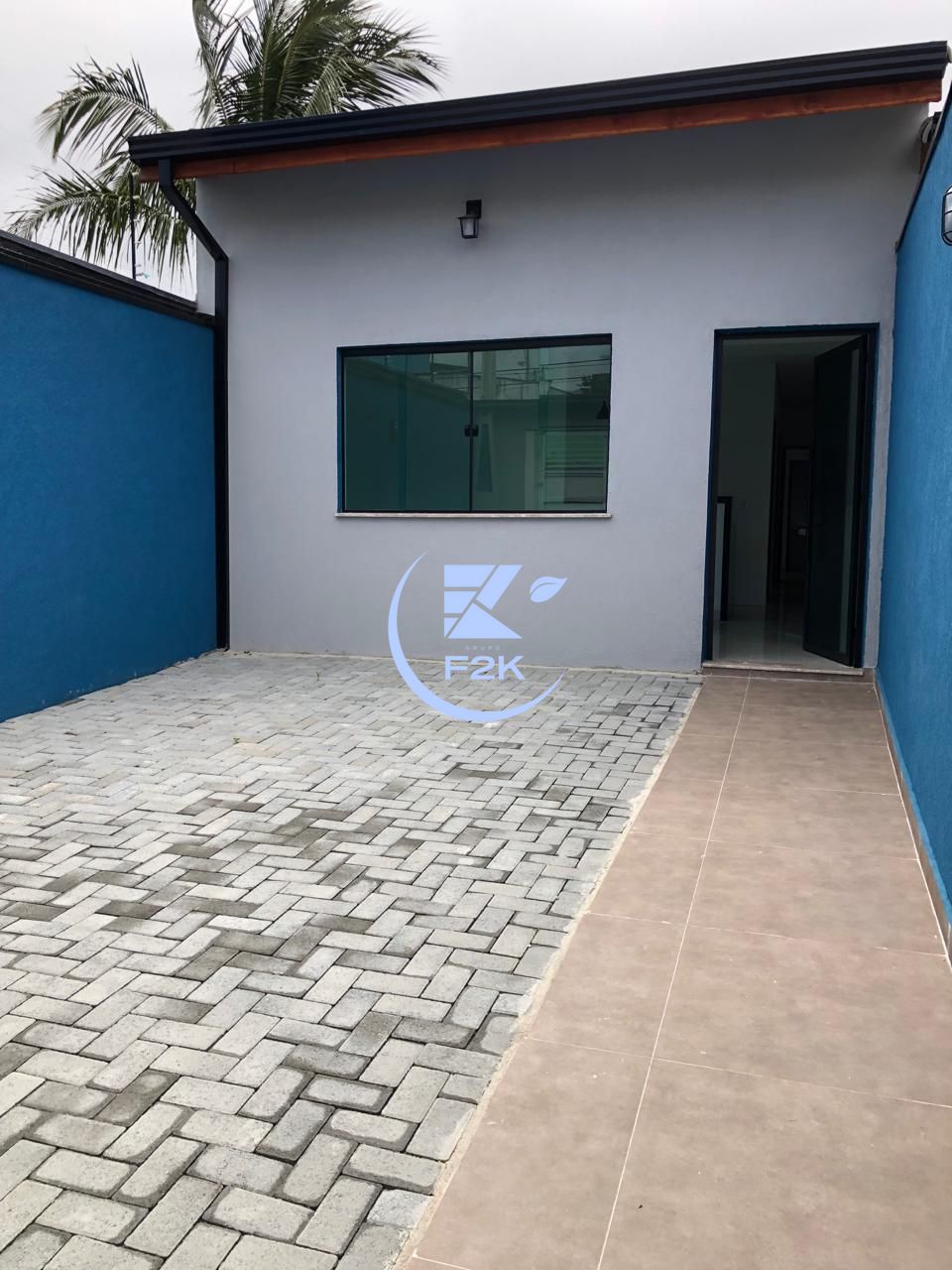 Casa à venda com 2 quartos, 62m² - Foto 1