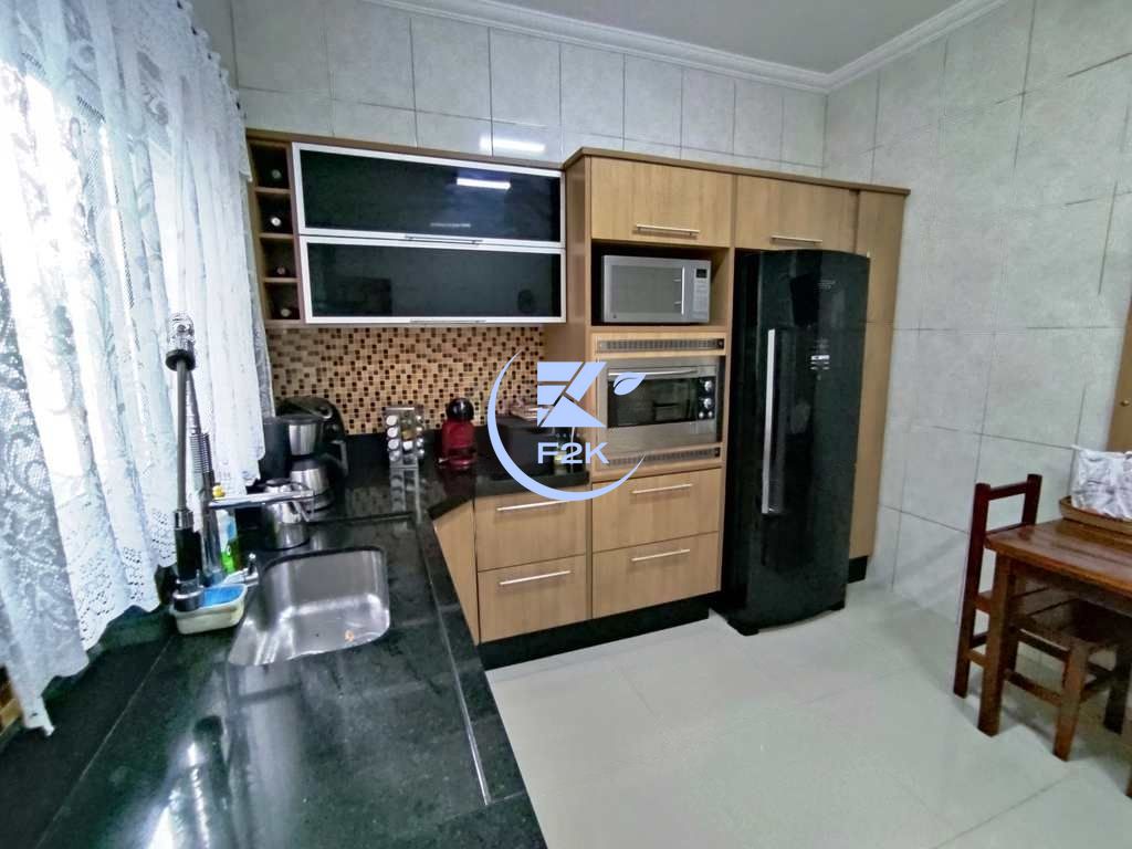 Sobrado à venda com 3 quartos, 210m² - Foto 11