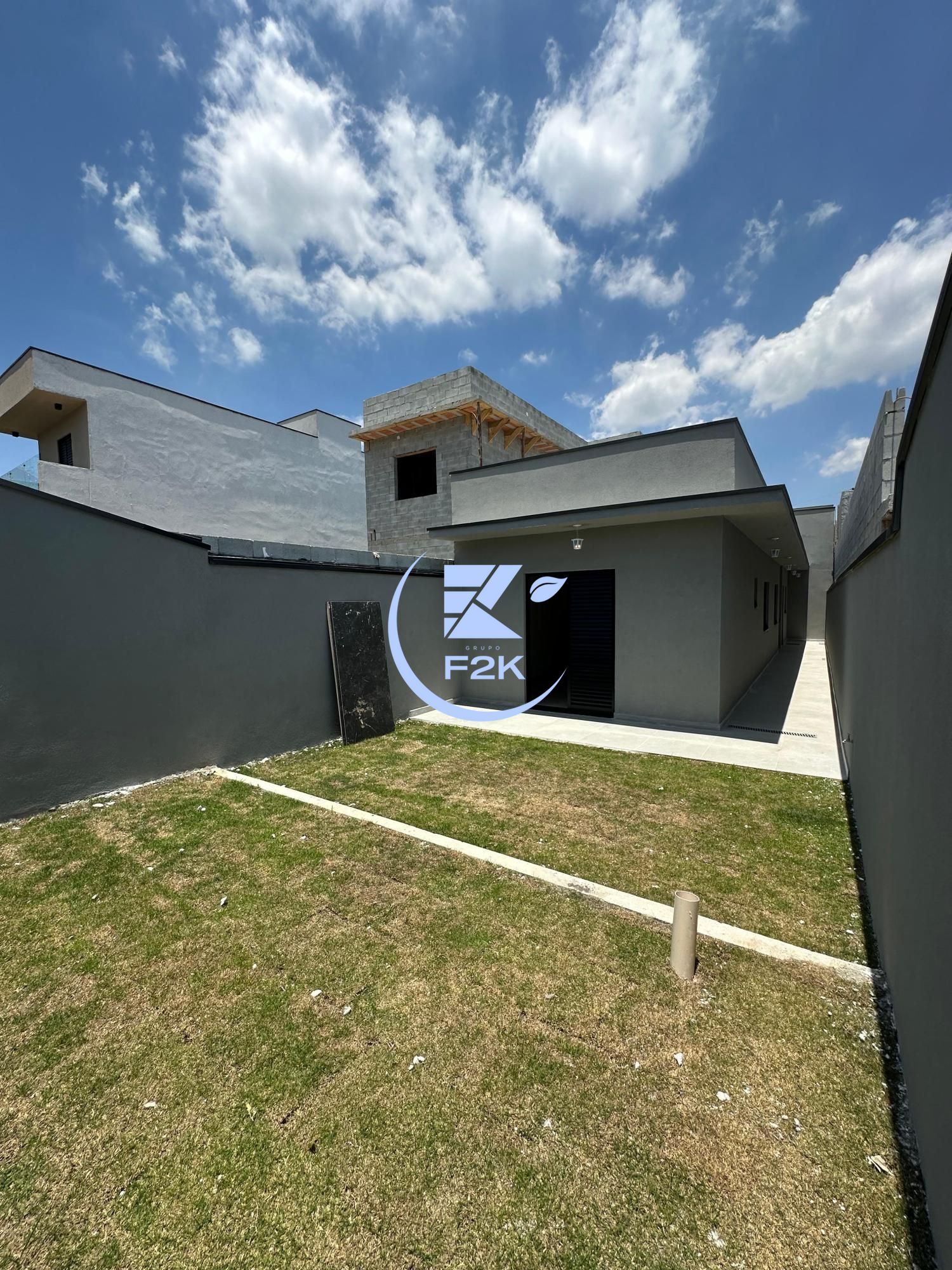 Casa à venda com 3 quartos, 91m² - Foto 2