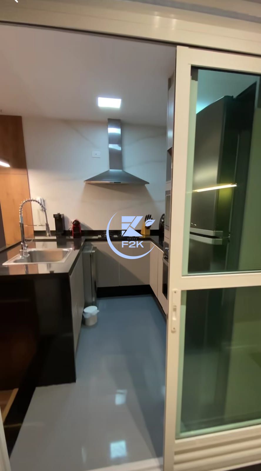 Apartamento à venda com 3 quartos, 110m² - Foto 1