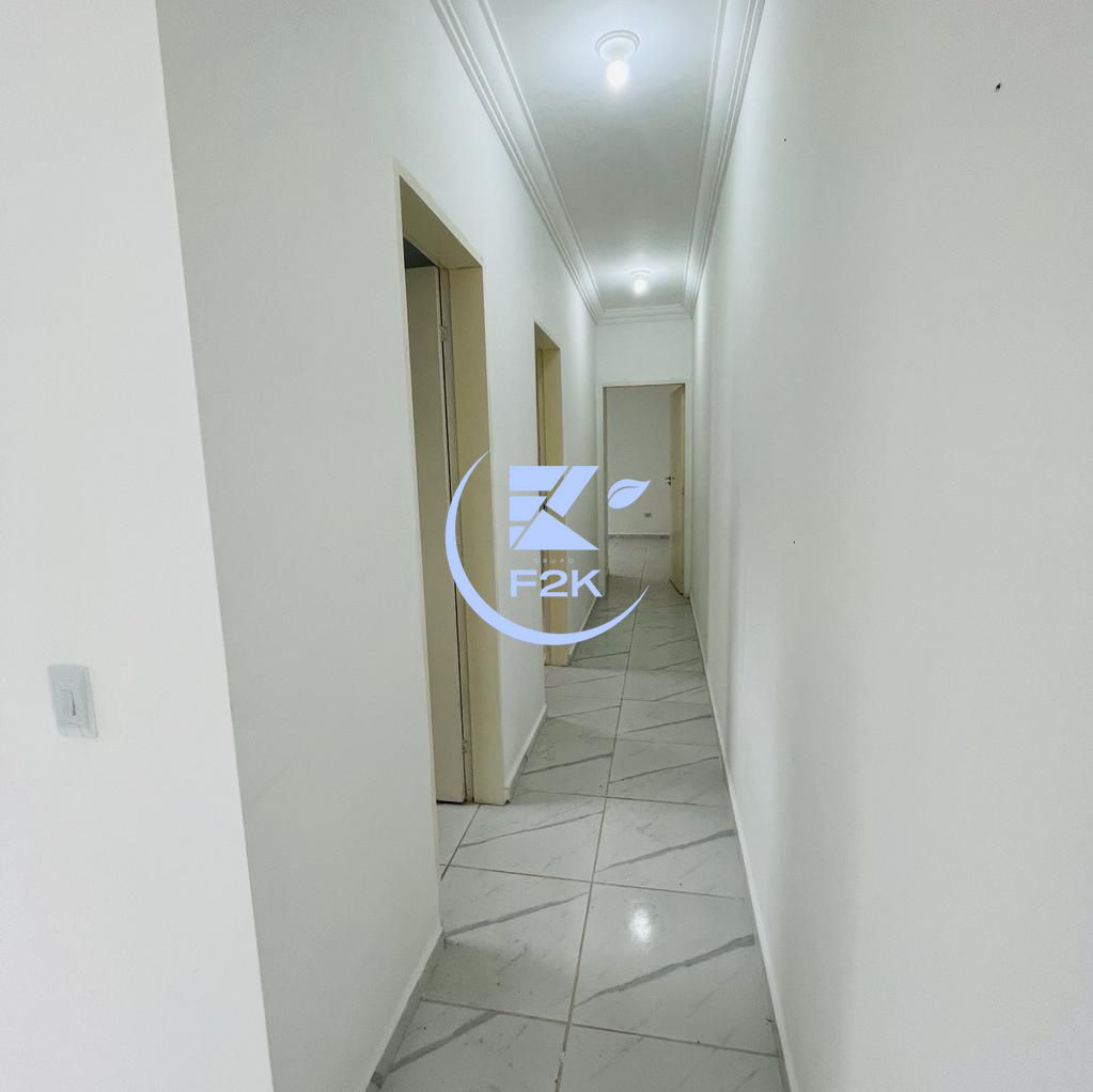 Casa à venda com 2 quartos, 70m² - Foto 4