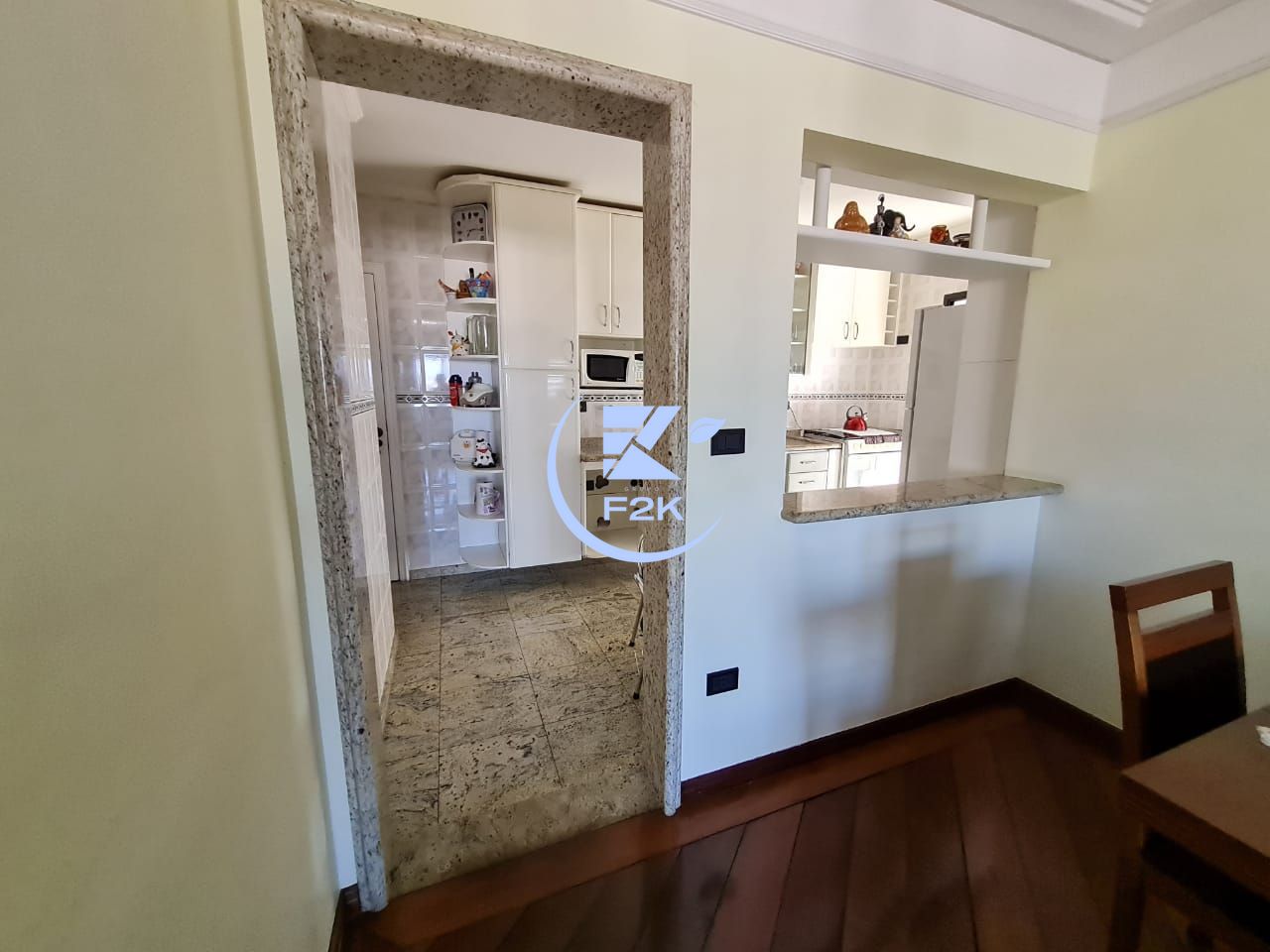 Apartamento à venda com 3 quartos, 124m² - Foto 2