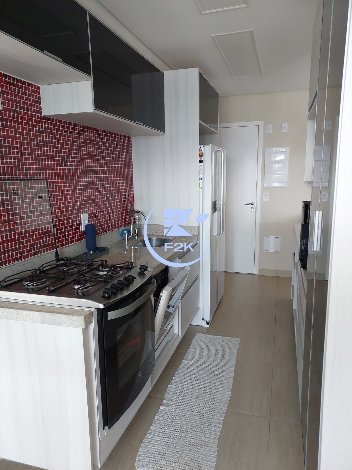 Apartamento à venda com 3 quartos, 97m² - Foto 9