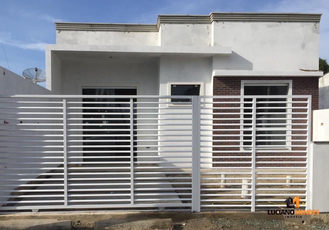 Bela casa geminada em barra velha – a apenas 1.200 metros da