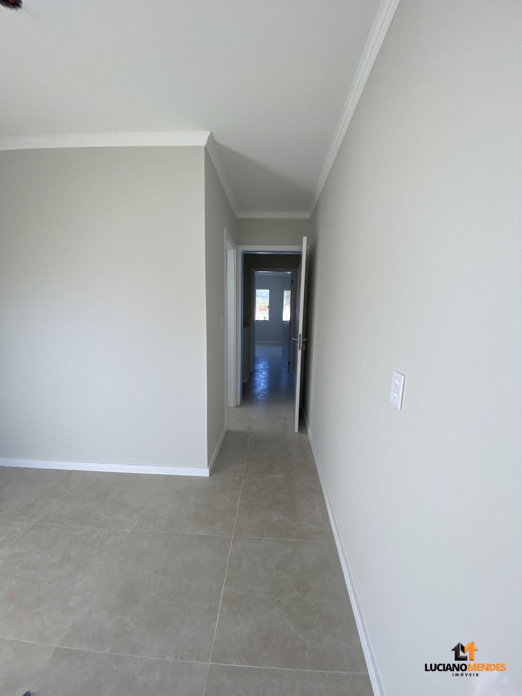 Sobrado novo e pronto para morar com 65 m² com 2 suítes e 2 vagas