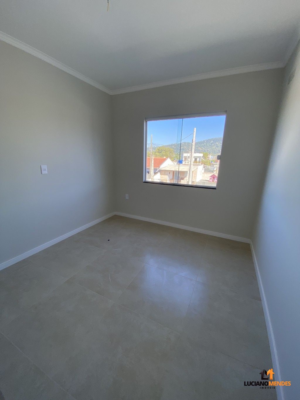 Sobrado novo e pronto para morar com 65 m² com 2 suítes e 2 vagas