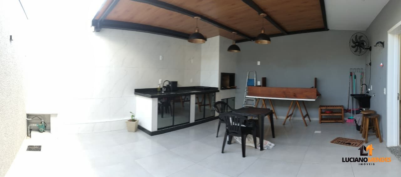 Sobrado completo, mobiliado e com excelente espaço gourmet – a cerca de 1.000m