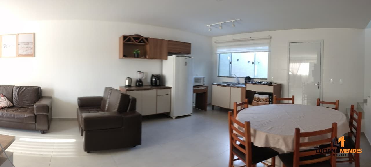 Sobrado completo, mobiliado e com excelente espaço gourmet – a cerca de 1.000m