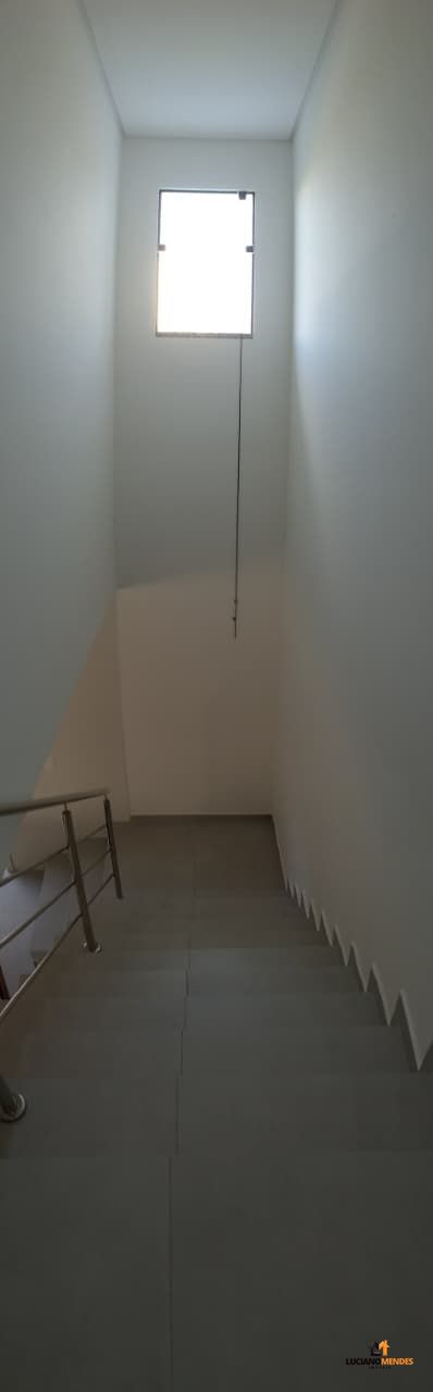 Sobrado completo, mobiliado e com excelente espaço gourmet – a cerca de 1.000m