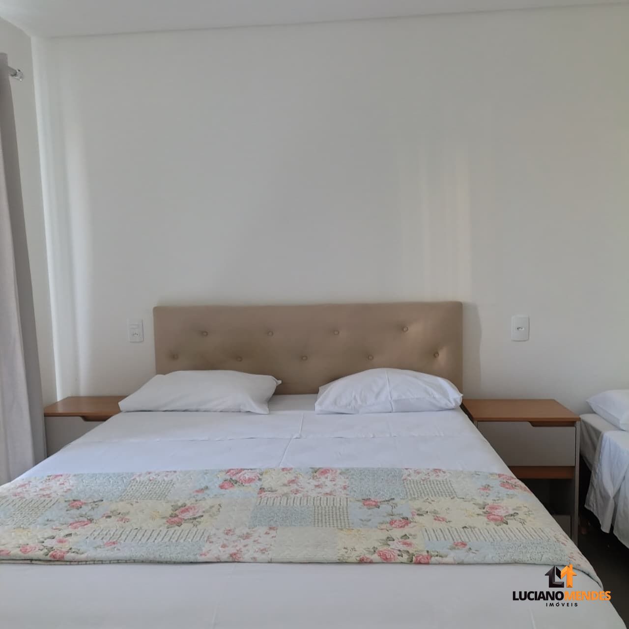 Sobrado completo, mobiliado e com excelente espaço gourmet – a cerca de 1.000m