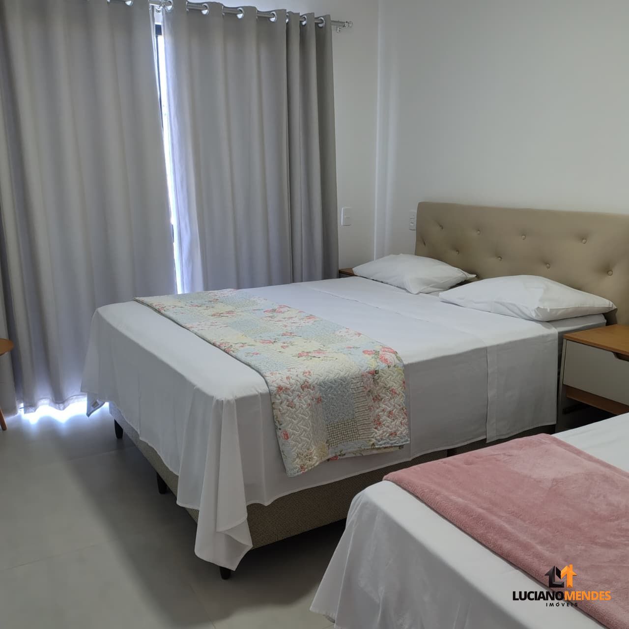 Sobrado completo, mobiliado e com excelente espaço gourmet – a cerca de 1.000m