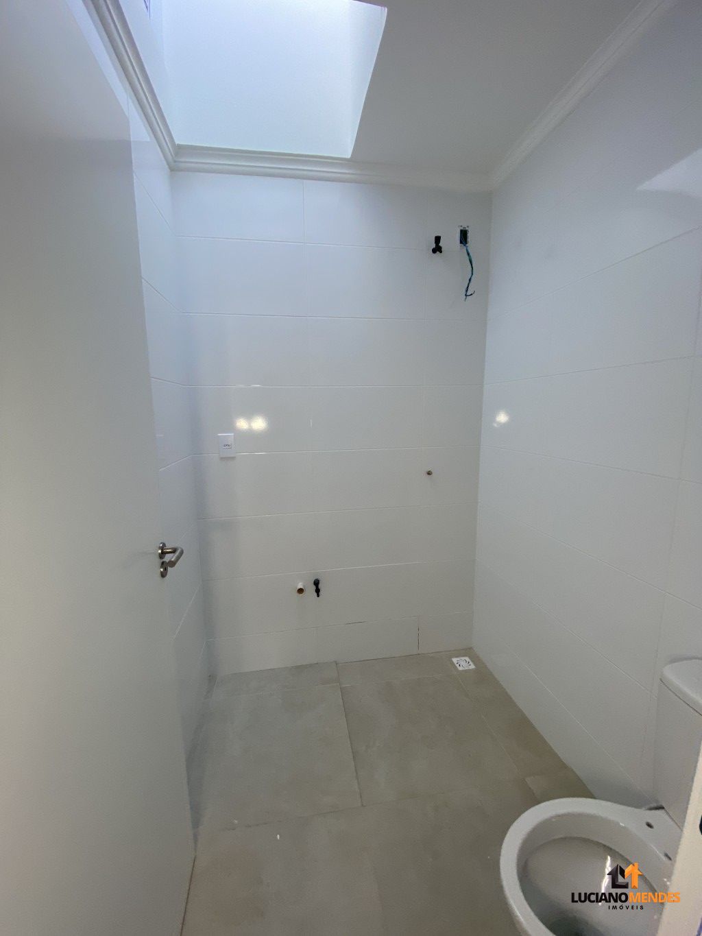 Sobrado novo e pronto para morar com 65 m² com 2 suítes e 2 vagas