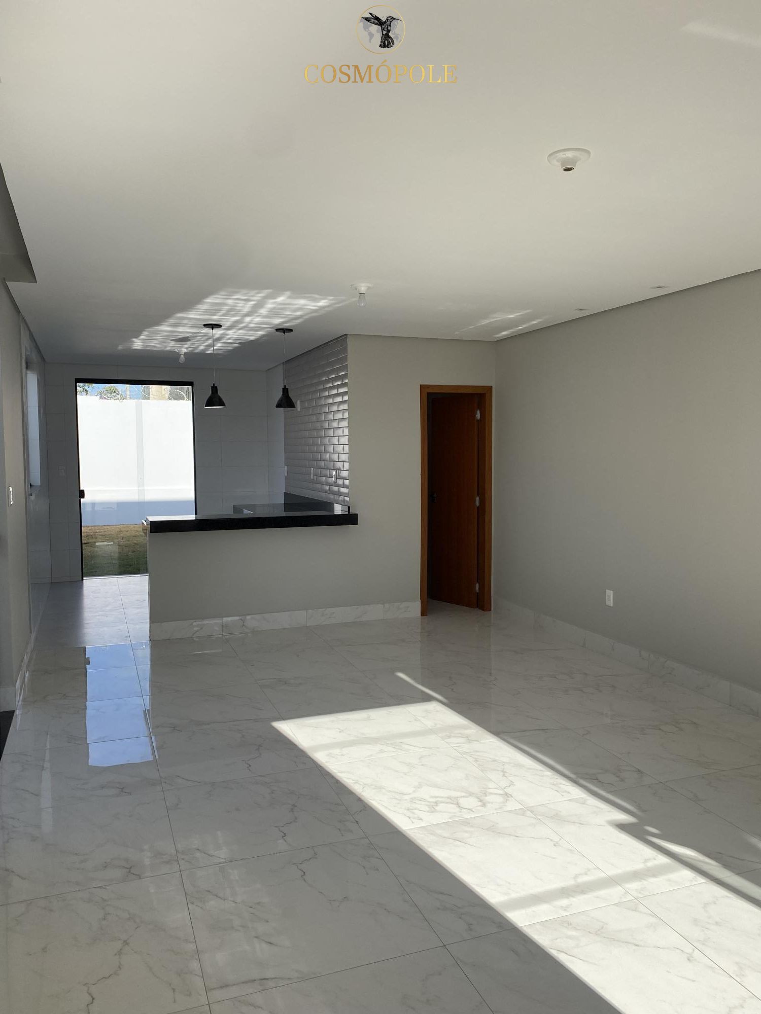 Casa à venda com 3 quartos, 128m² - Foto 2