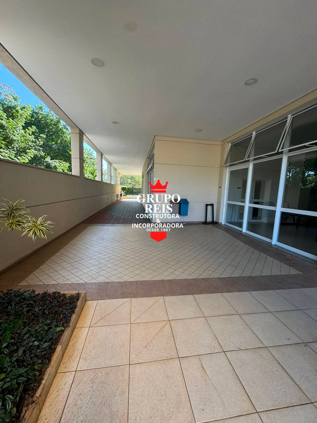 Apartamento com condomínio clube piscina coberta, academia e