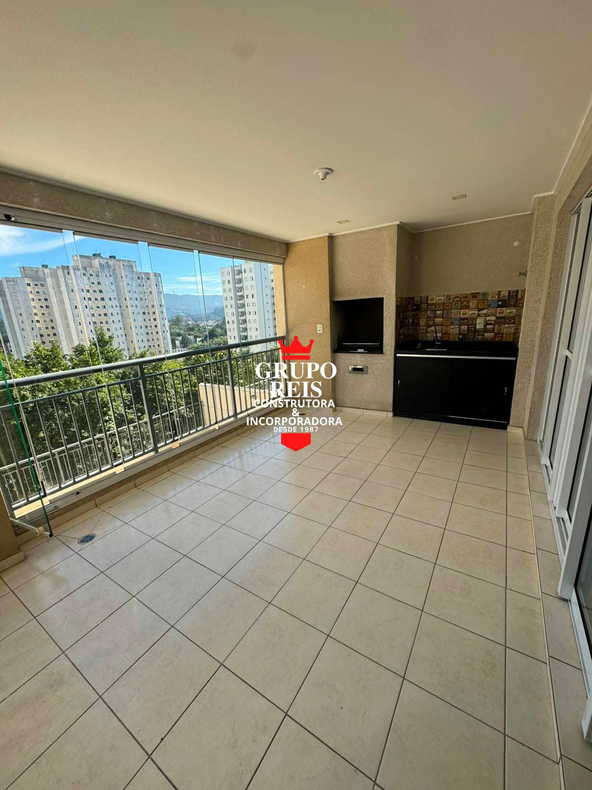 Apartamento com condomínio clube piscina coberta, academia e