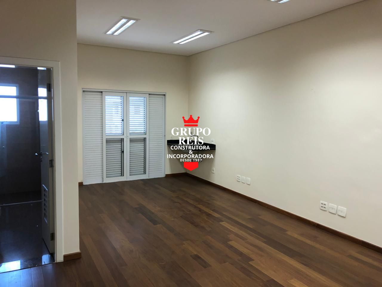 Depósito-Galpão-Armazém à venda com 3 quartos, 250m² - Foto 13