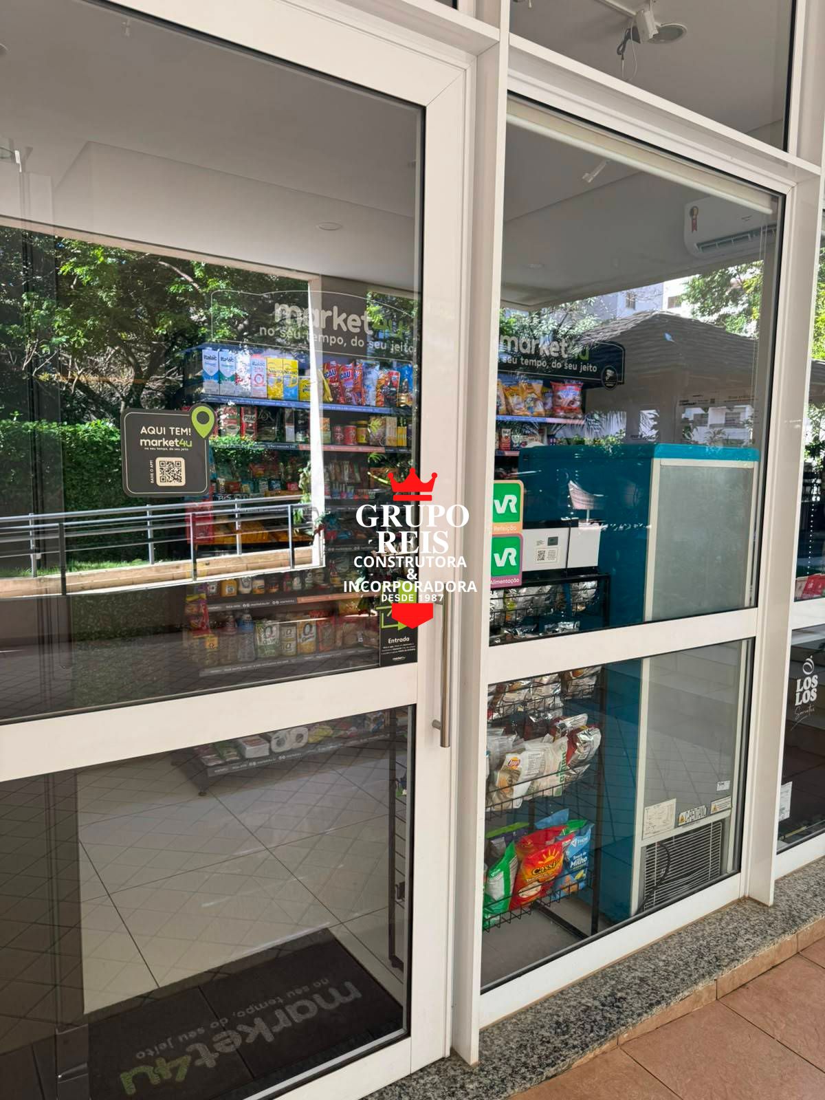 Apartamento com condomínio clube piscina coberta, academia e