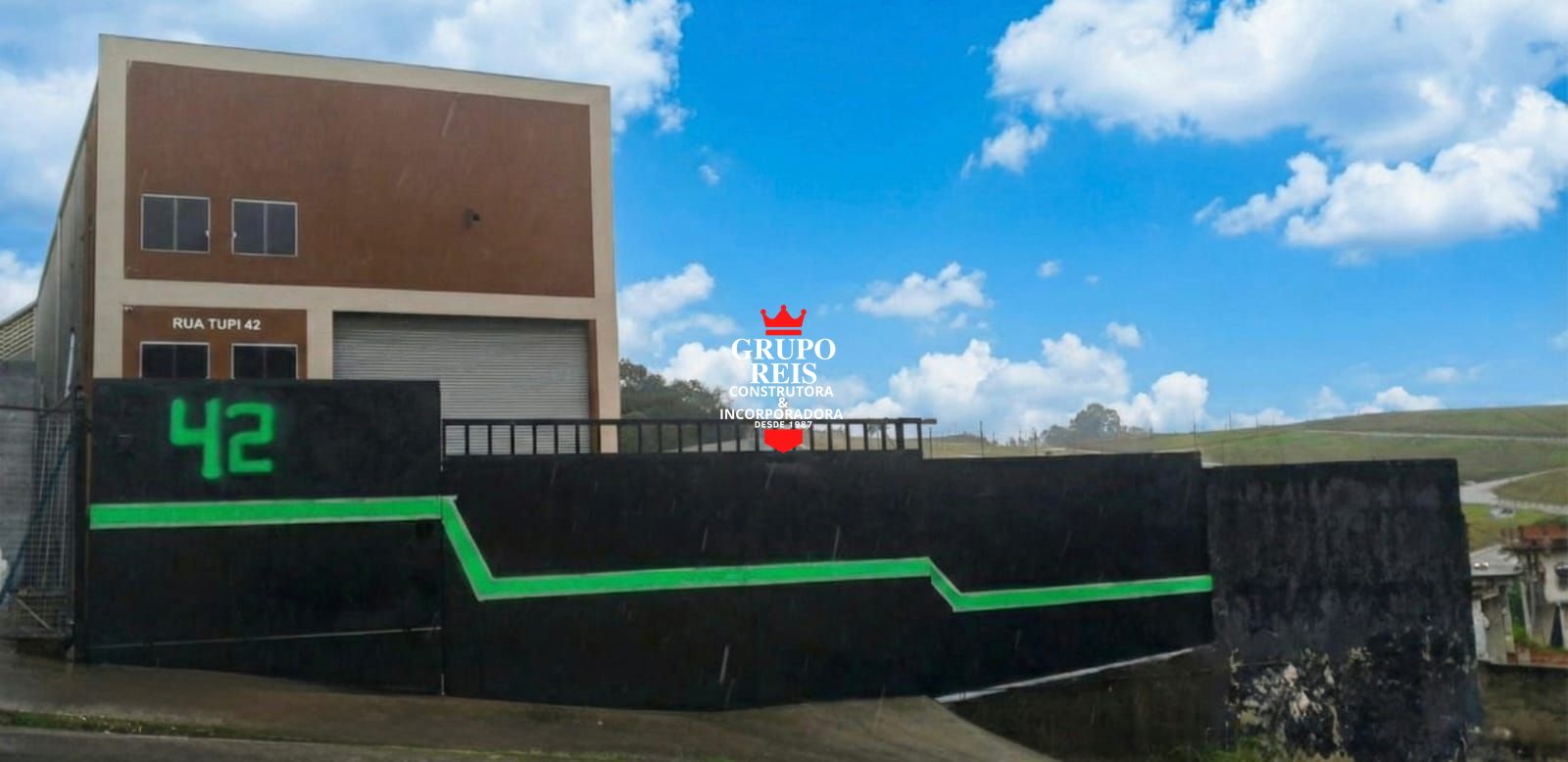 Galpão com acabamento premium e logística perfeita r42