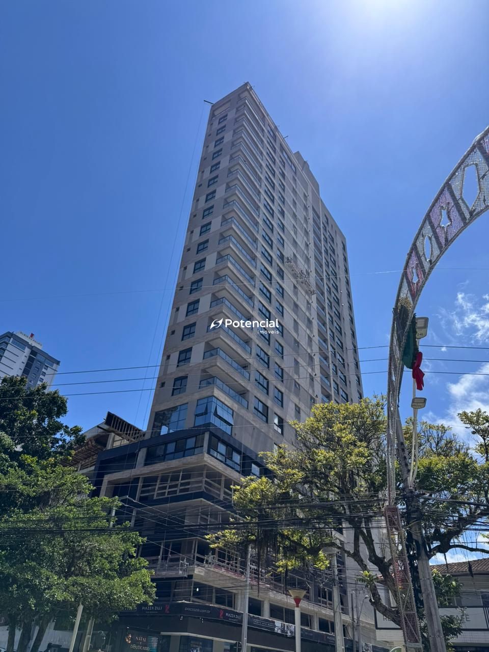 Fachada - Piazza Zilli Fachada - Piazza Zilli