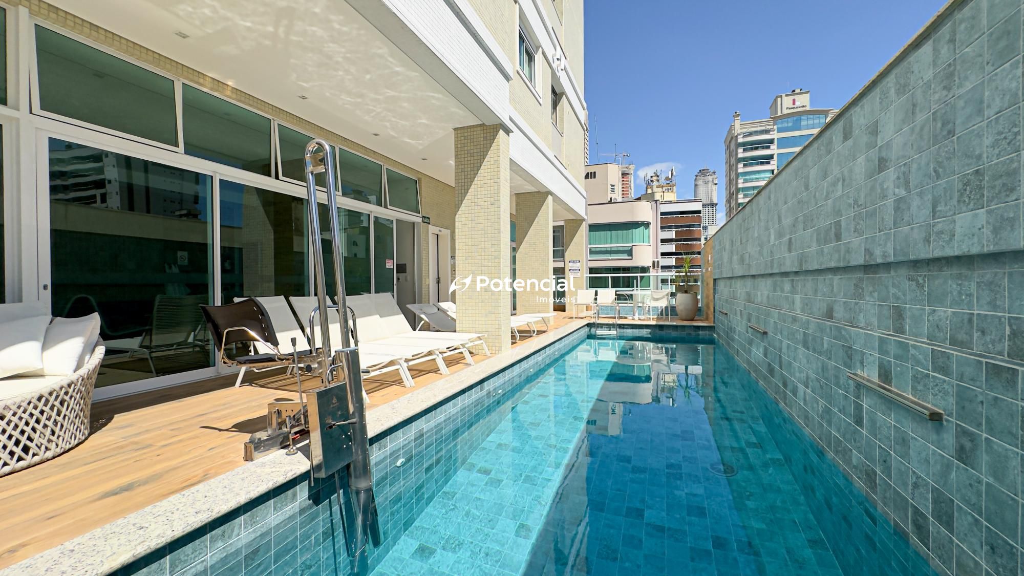 Volo piscina externa aquecida Volo piscina externa aquecida