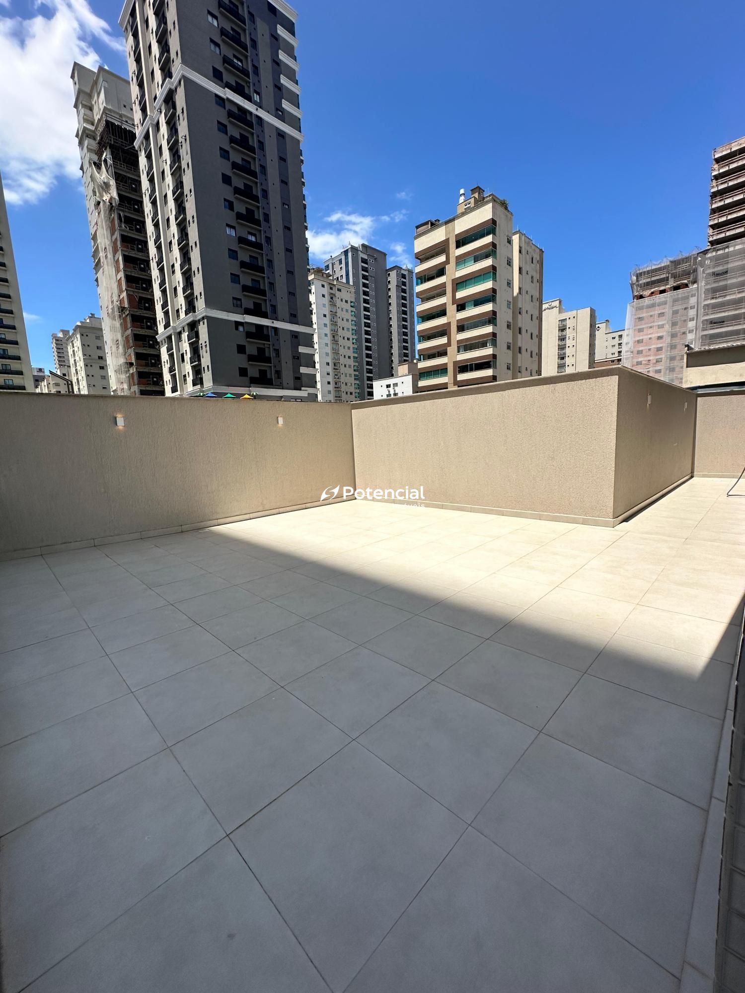 Imagem de Edifício Saint Michel l 03 Suítes | Meia Praia - Itapema Imagem de Edifício Saint Michel l 03 Suítes | Meia Praia - Itapema