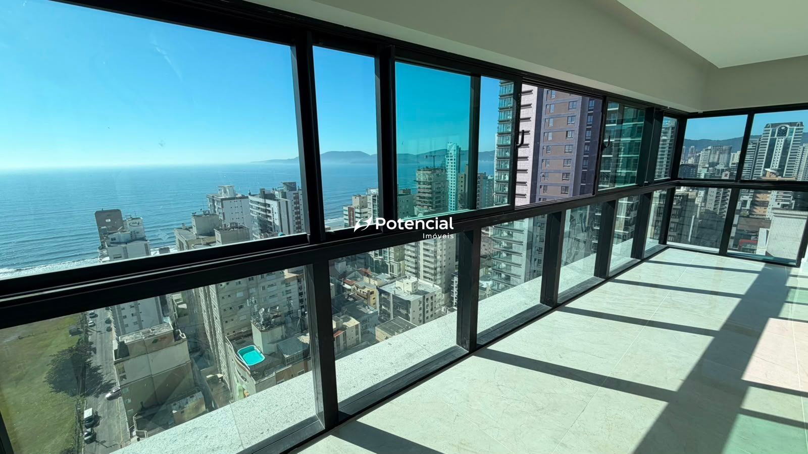 Imagem de Palácio Triunfo | 4 suítes | Meia Praia - Itapema Imagem de Palácio Triunfo | 4 suítes | Meia Praia - Itapema
