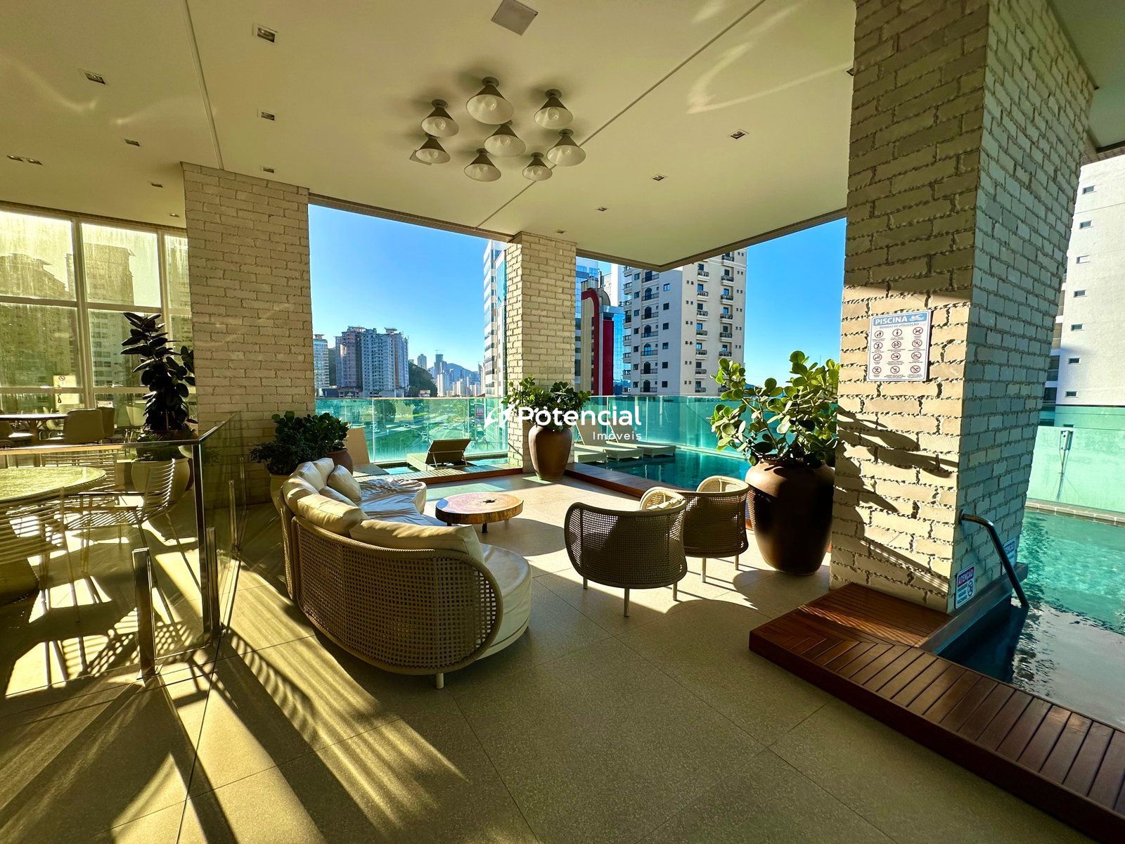Imagem de Garden Square | 4 Suítes | Meia Praia - Itapema Imagem de Garden Square | 4 Suítes | Meia Praia - Itapema