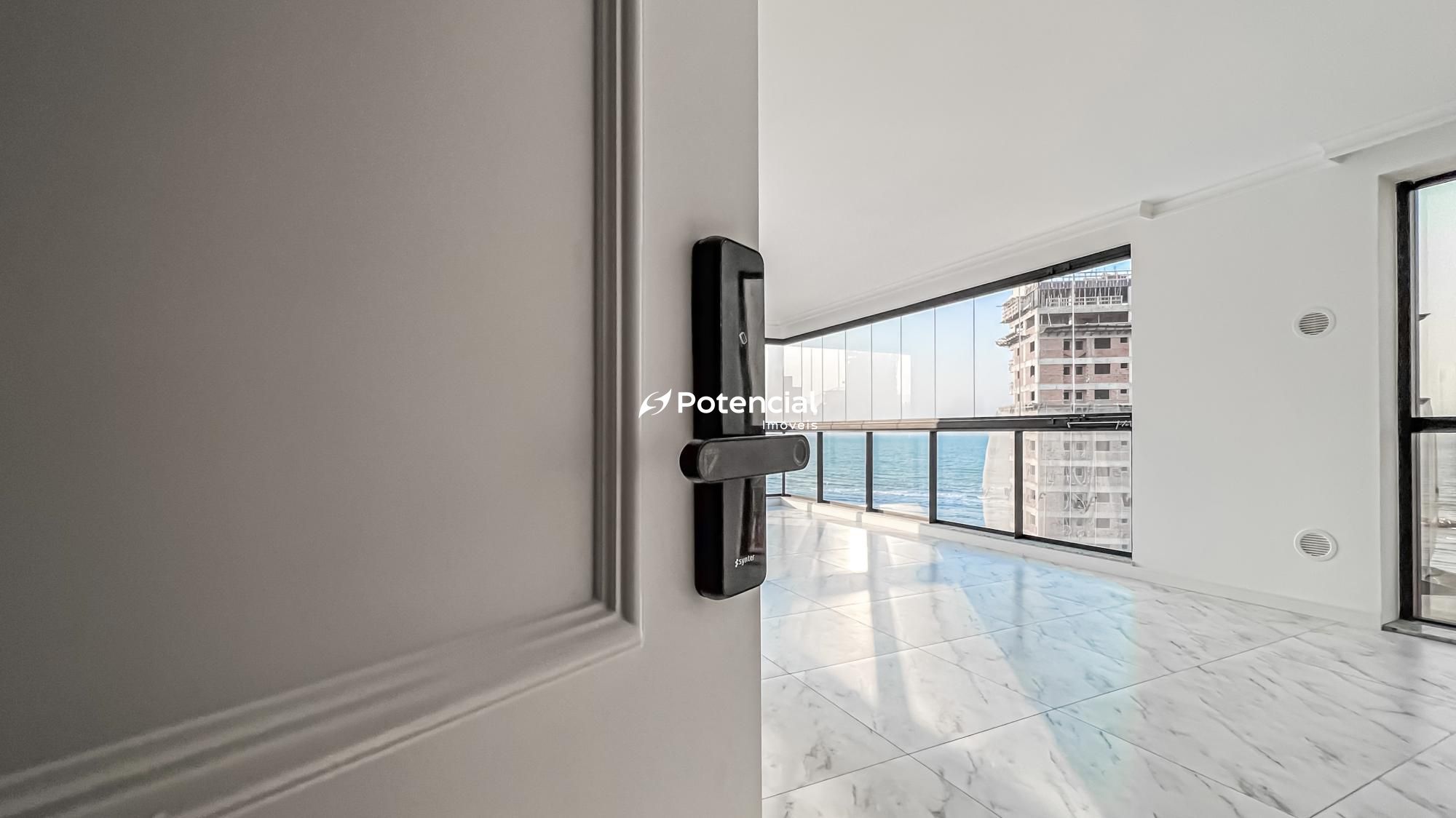 Entrada apartamento Entrada apartamento