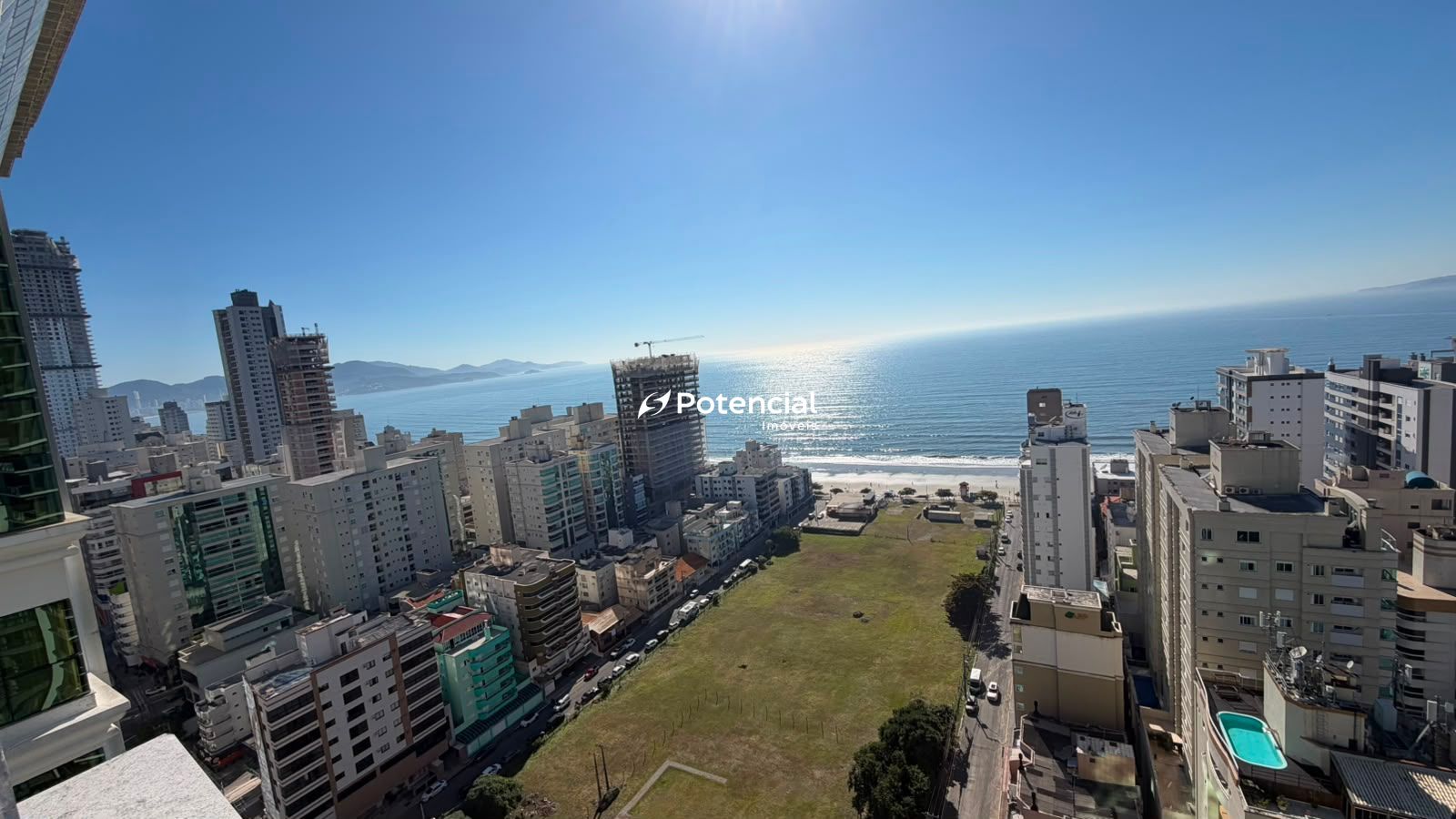 Imagem de Palácio Triunfo | 4 suítes | Meia Praia - Itapema Imagem de Palácio Triunfo | 4 suítes | Meia Praia - Itapema