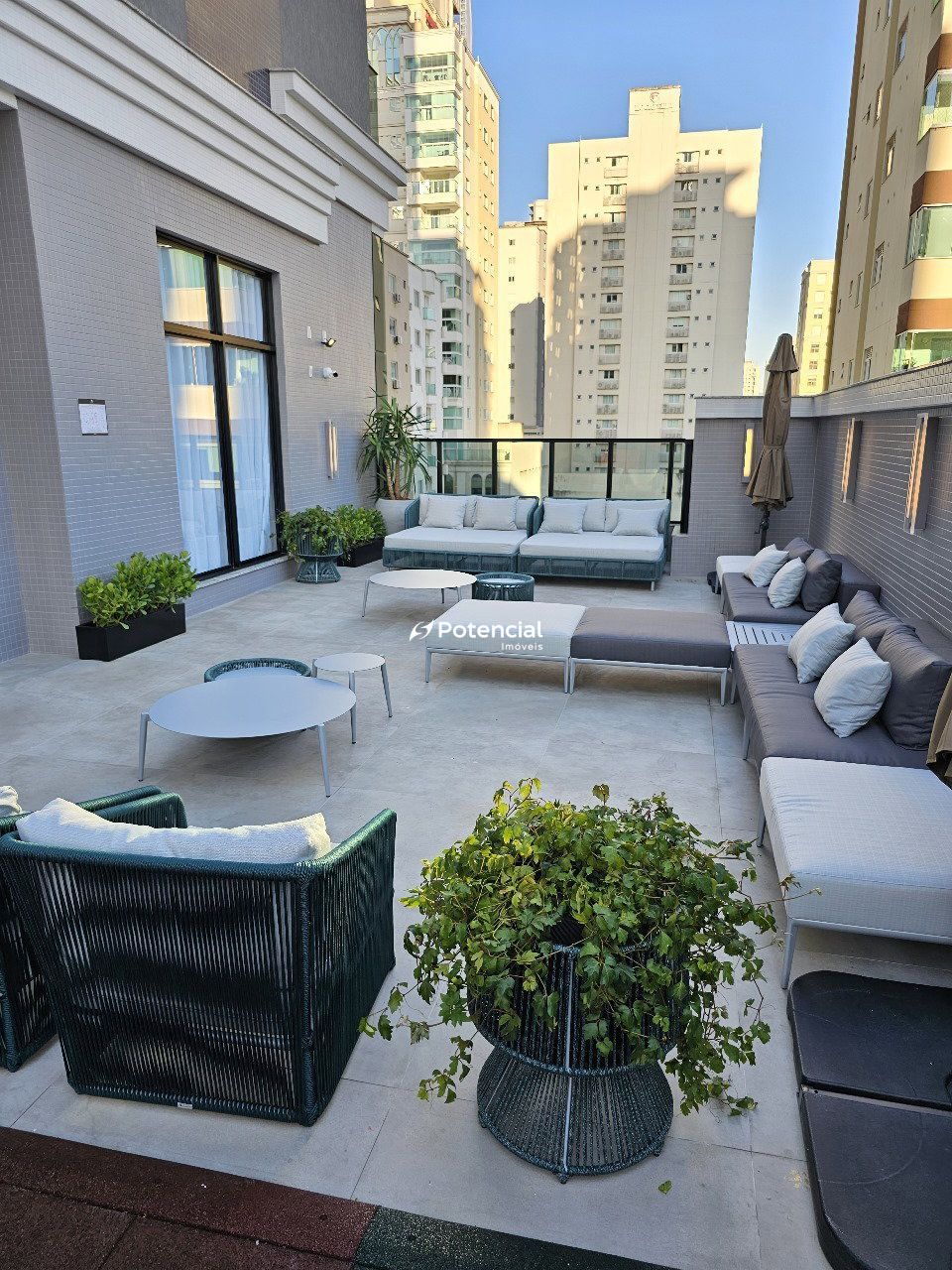 Imagem de Brooklyn Tower | 3 suítes | Meia Praia - Itapema Imagem de Brooklyn Tower | 3 suítes | Meia Praia - Itapema
