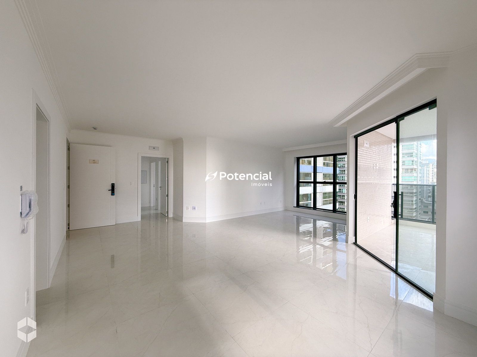 Imagem de Berilo Residence | 3 suítes | Meia Praia - Itapema Imagem de Berilo Residence | 3 suítes | Meia Praia - Itapema