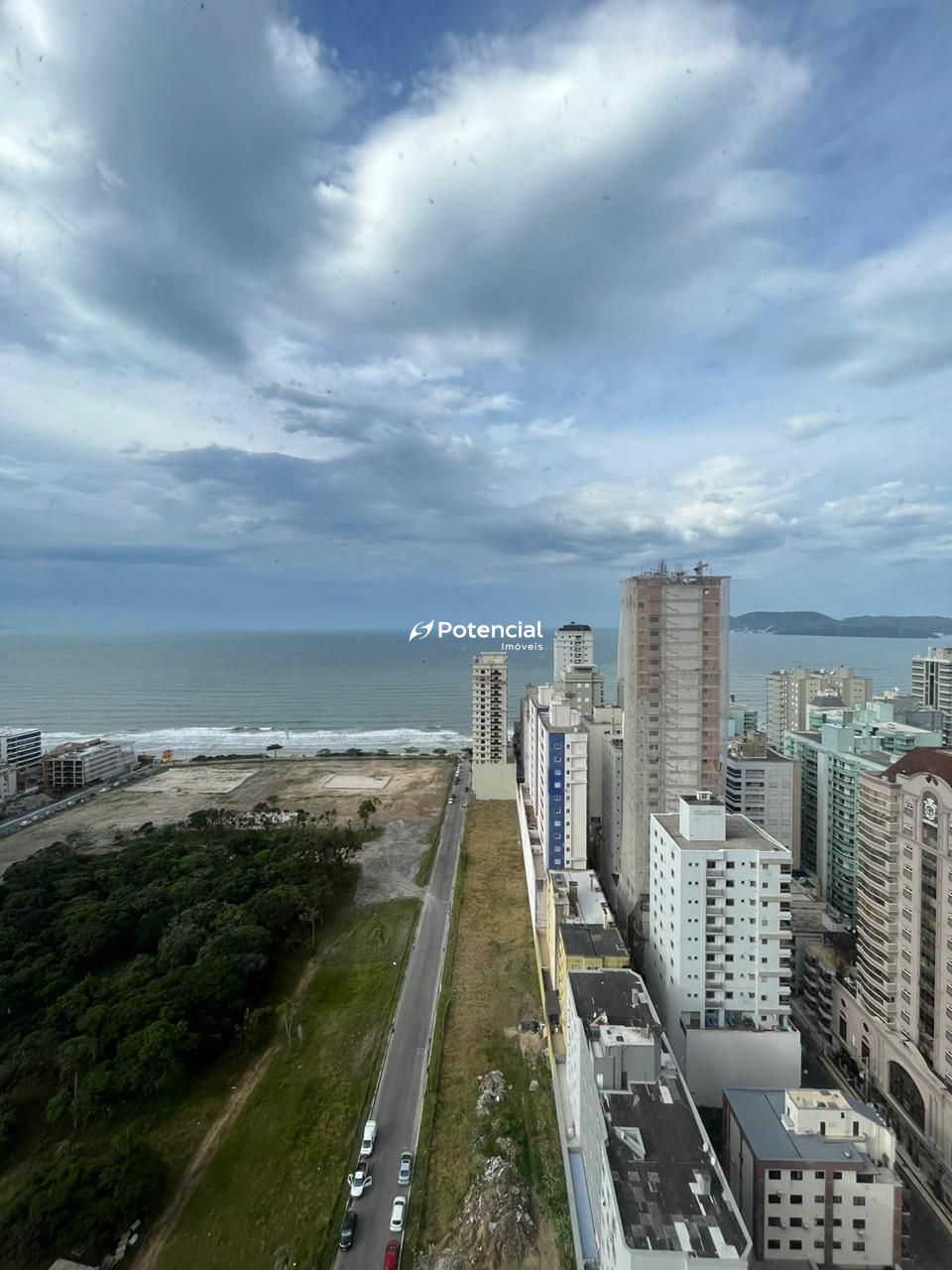 Imagem de Paramount Tower | 4 Suítes | Meia Praia - Itapema Imagem de Paramount Tower | 4 Suítes | Meia Praia - Itapema