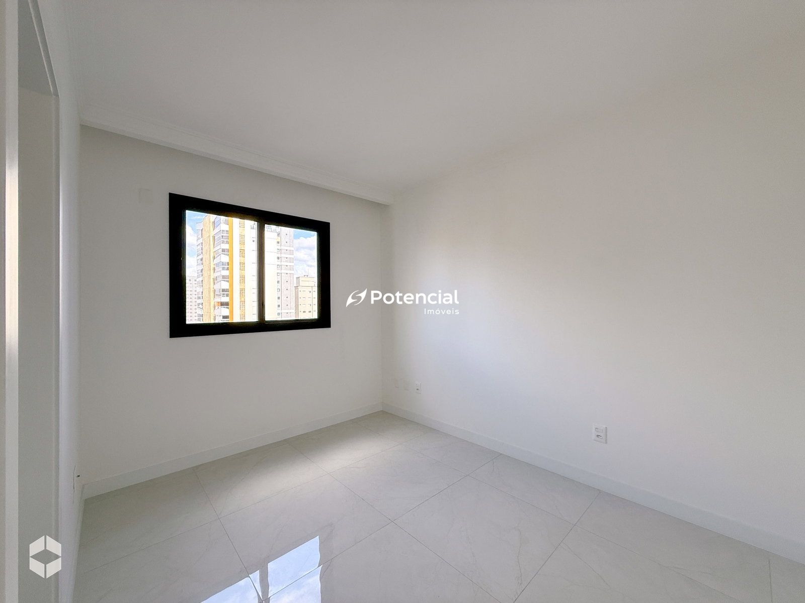 Imagem de Berilo Residence | 3 suítes | Meia Praia - Itapema Imagem de Berilo Residence | 3 suítes | Meia Praia - Itapema